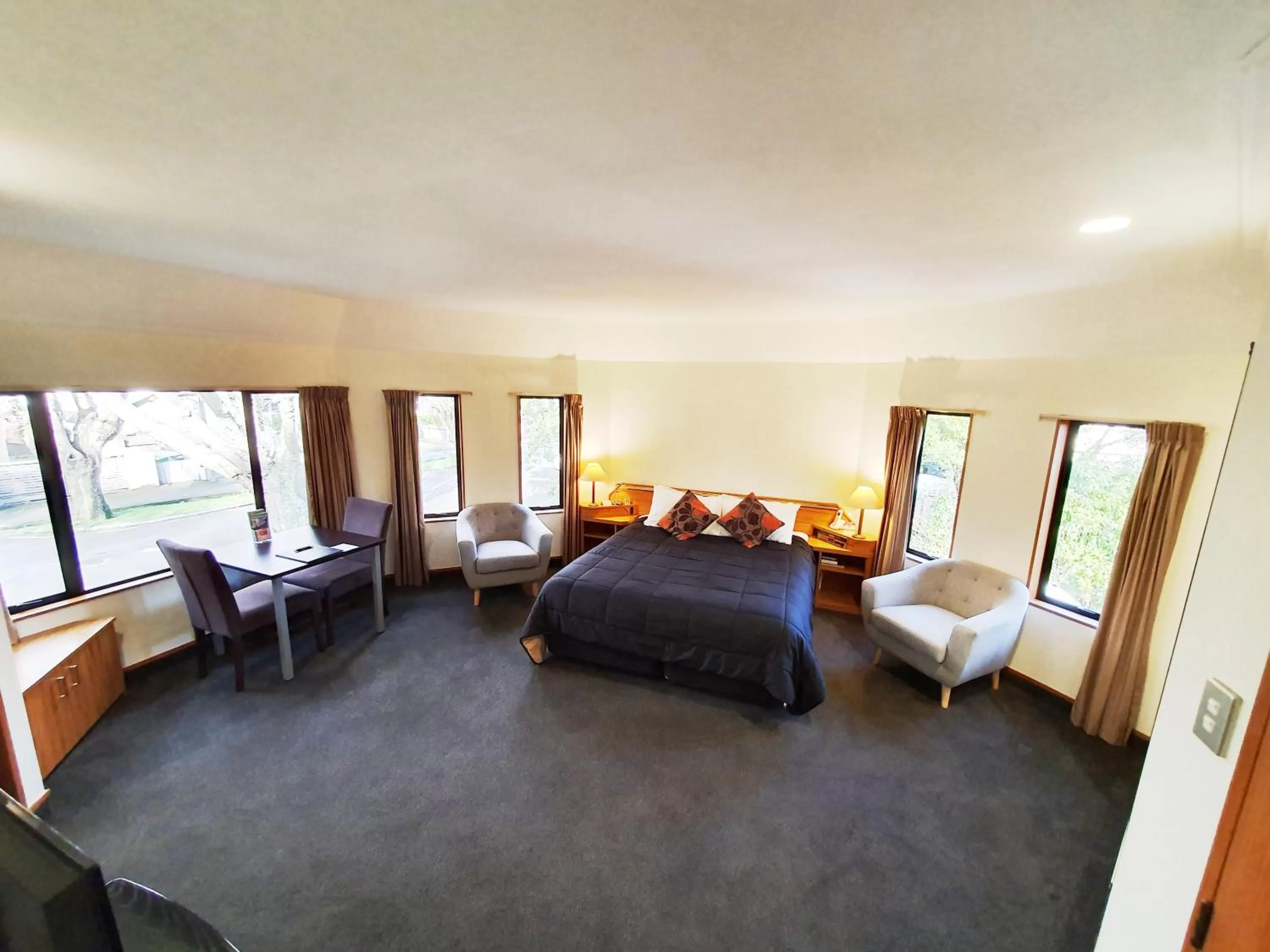 Bed in Fitzherbert Castle Motel