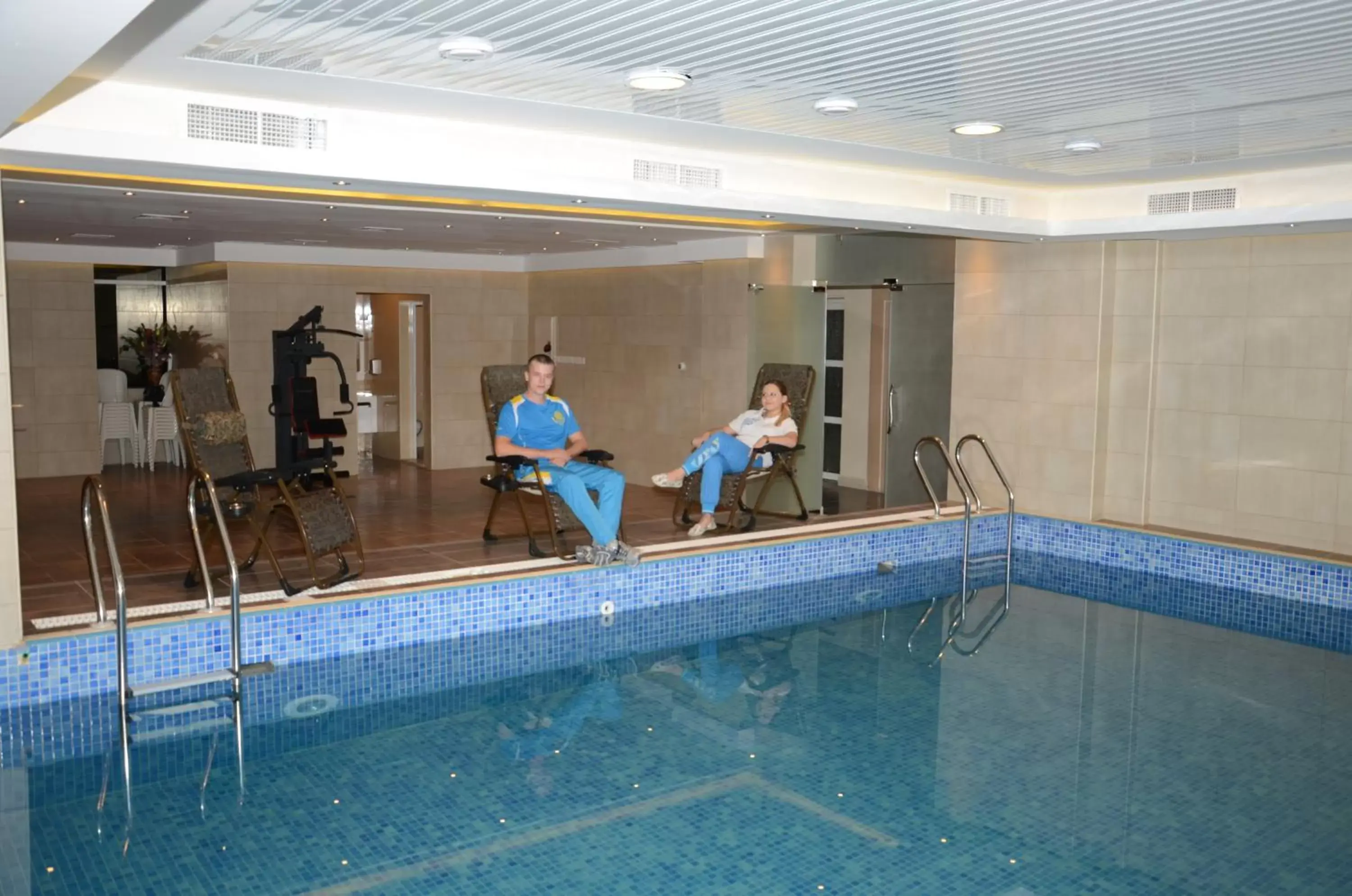 Swimming Pool in Continental Inn Hotel Al Farwaniya