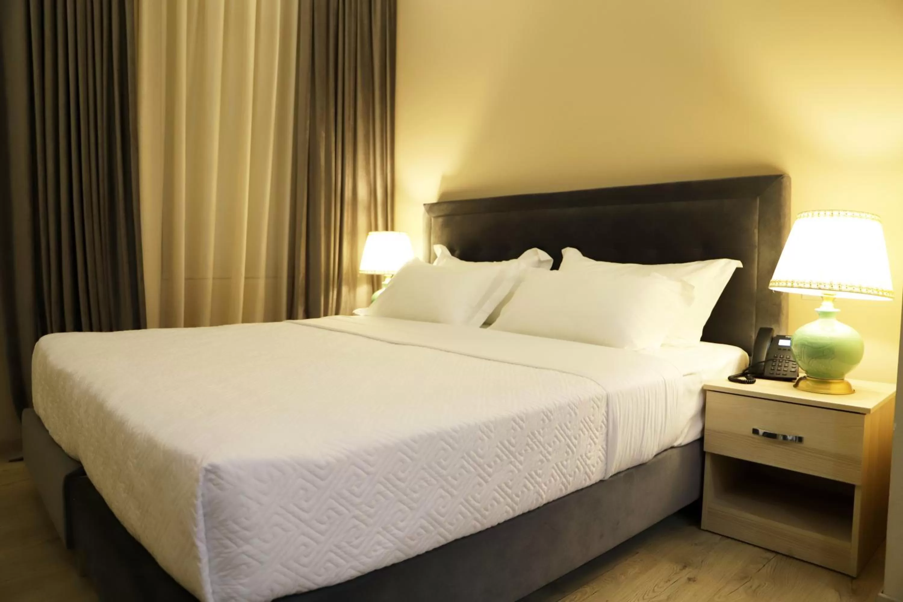 Bed in Hotel Colombo