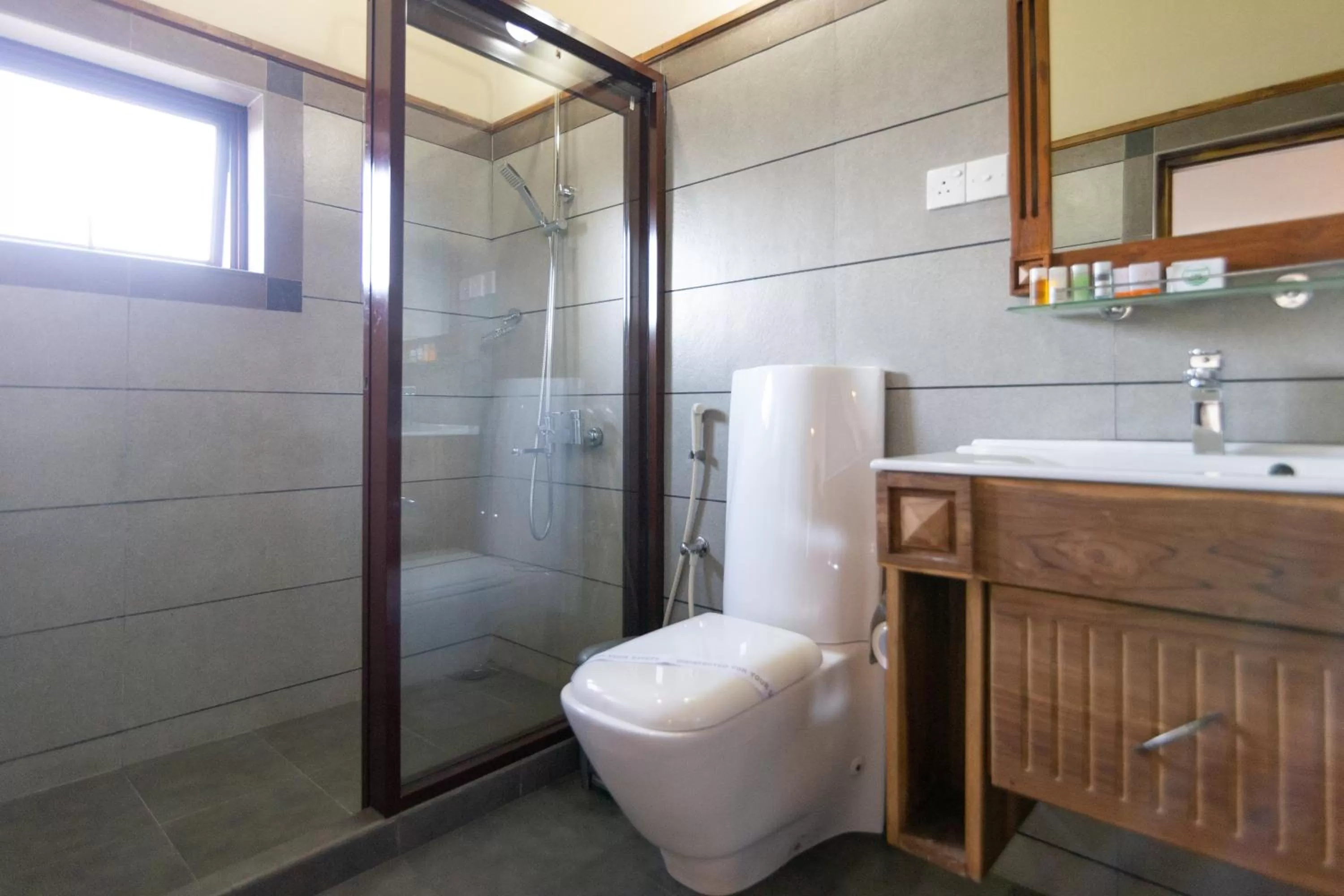 Shower in Piumara Residence