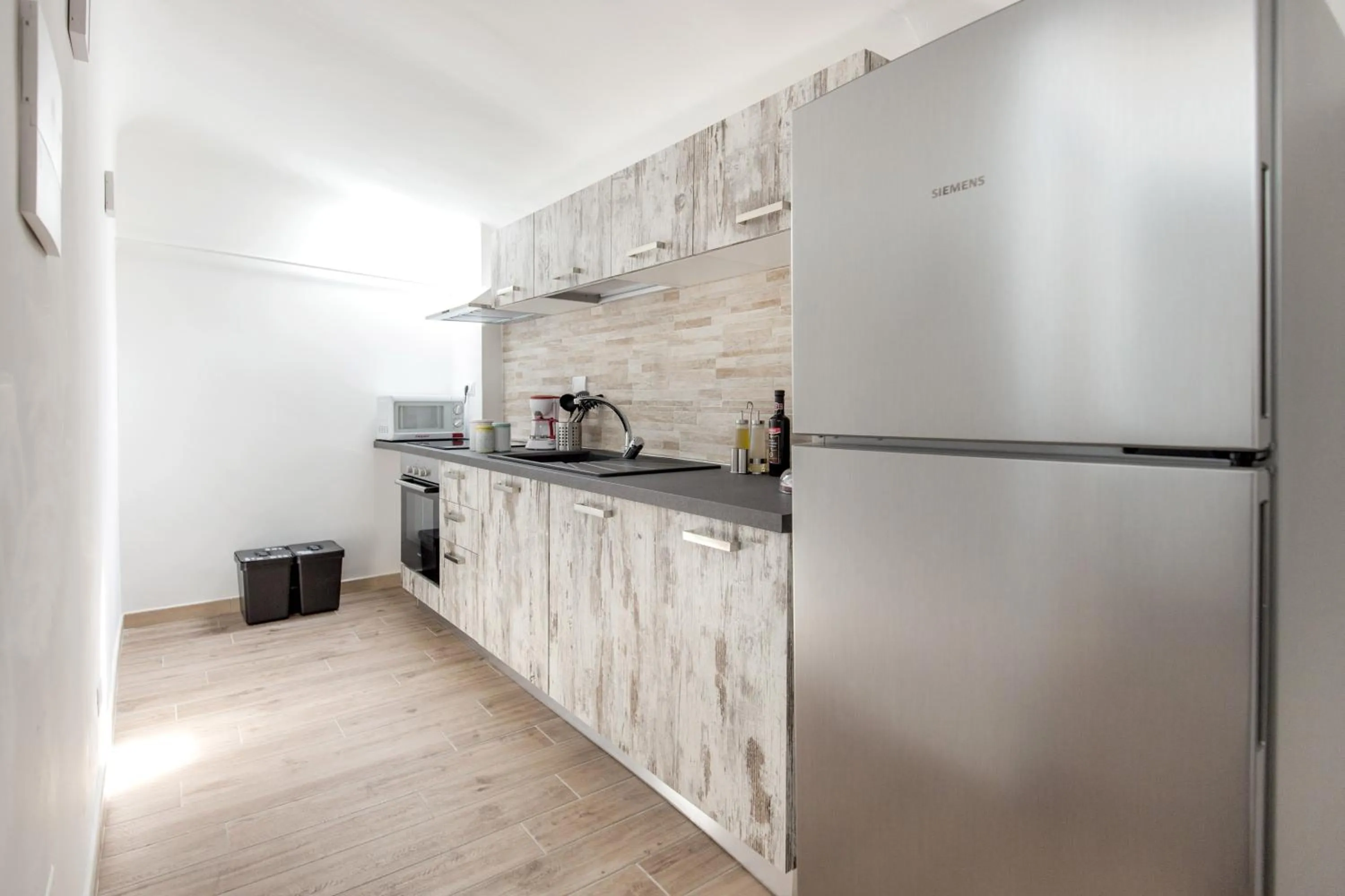 Kitchen or kitchenette in Apollo Guest House