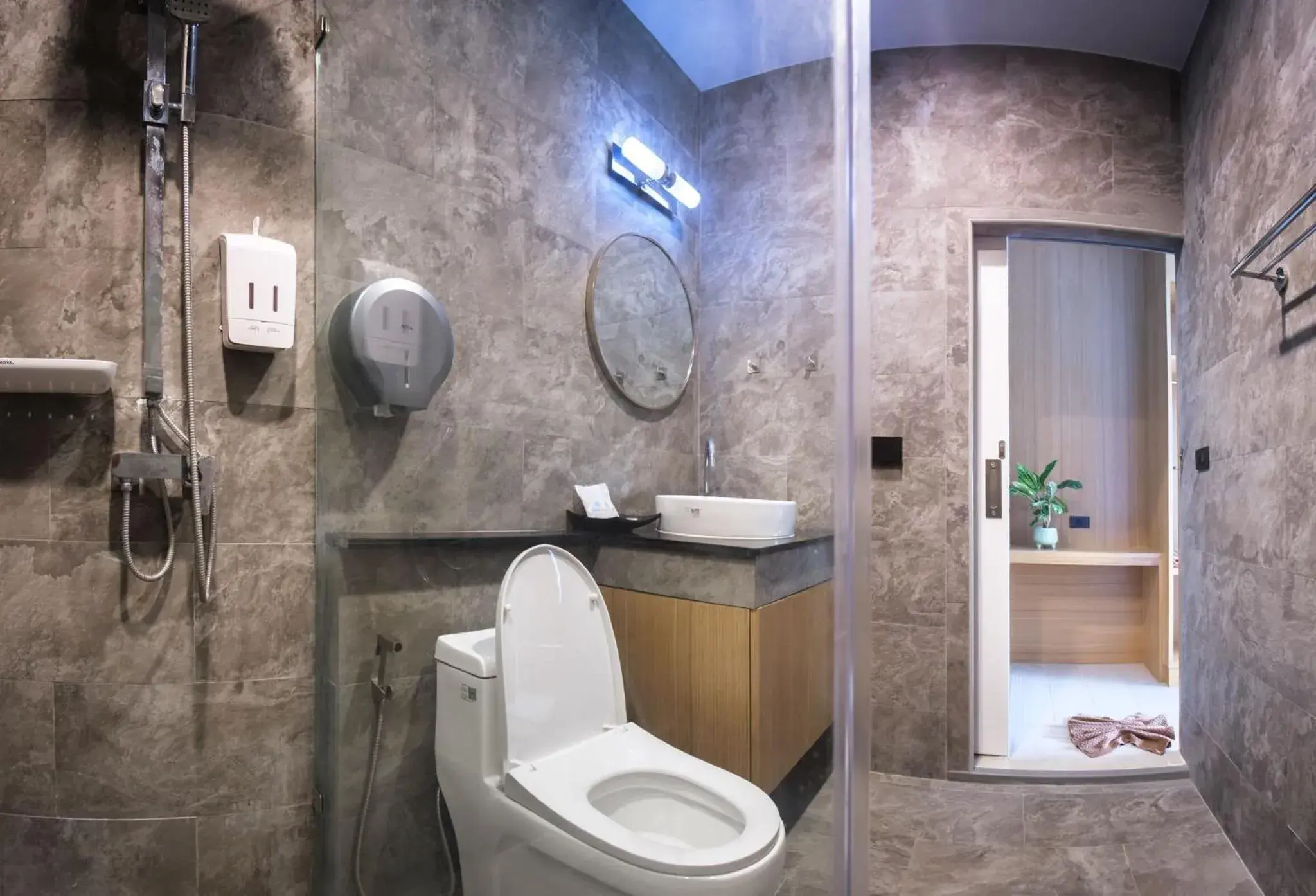 Shower, Bathroom in Cliff Lanta Suite-Koh Lanta Krabi