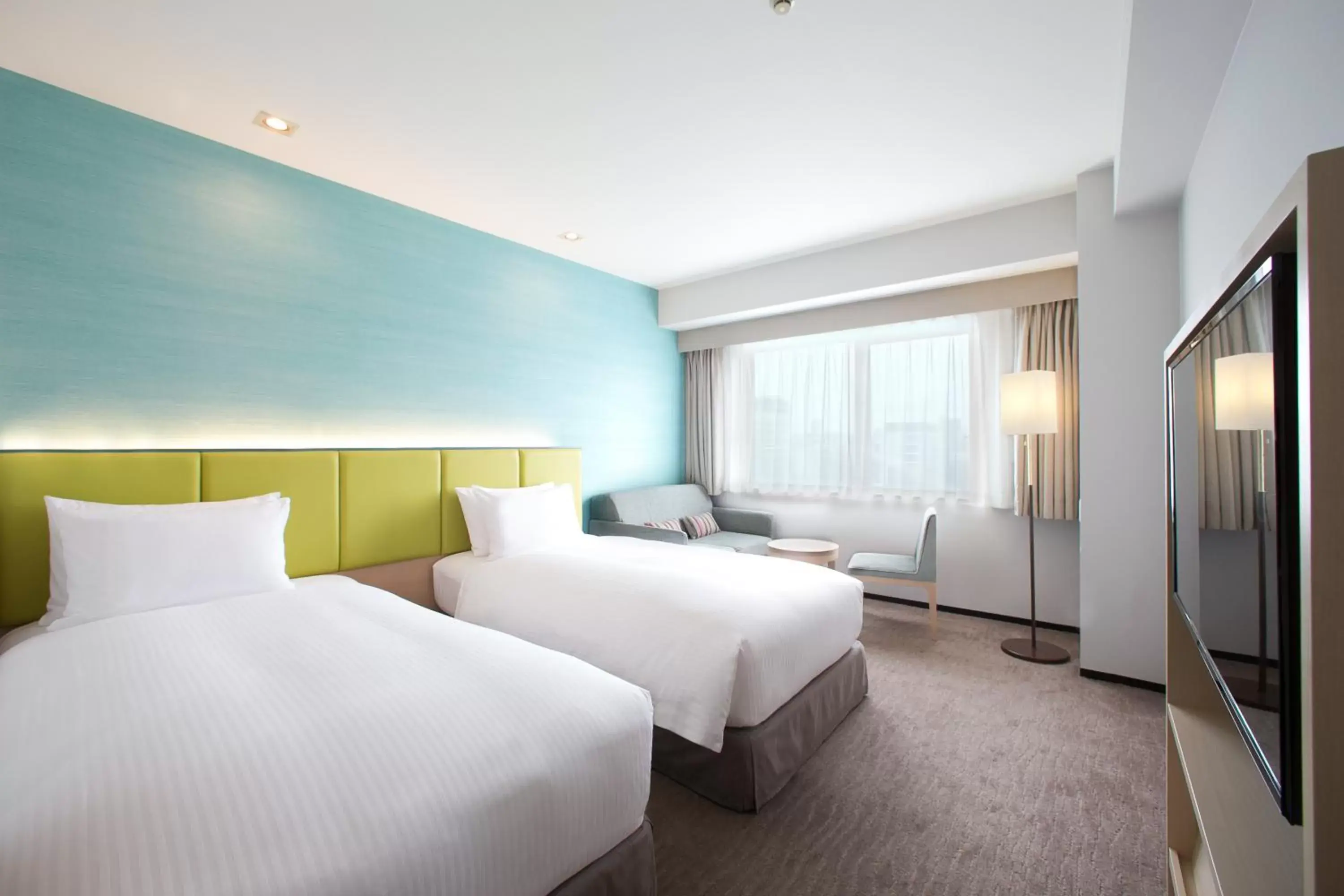 Photo of the whole room, Bed in Holiday Inn Osaka Namba, an IHG Hotel