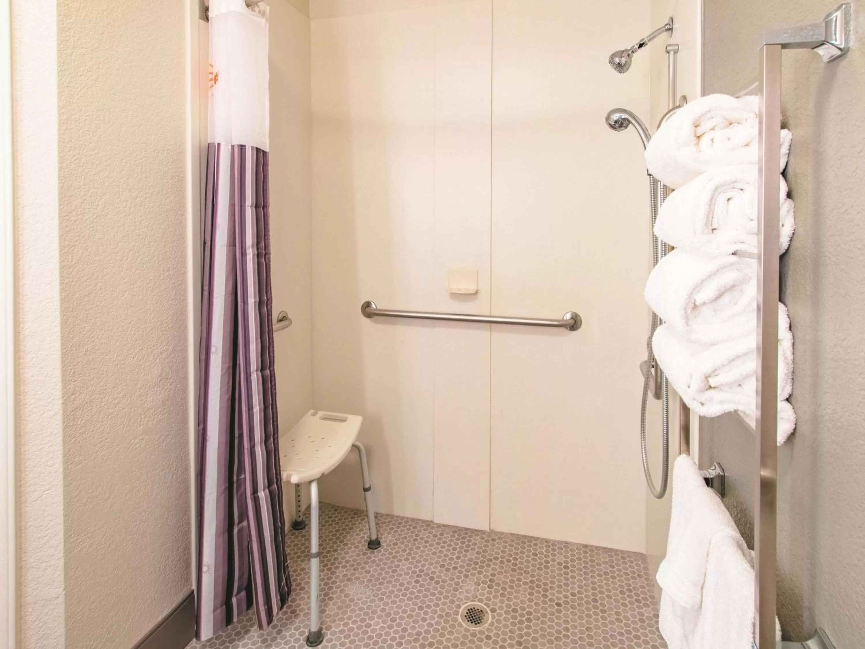 Photo of the whole room in La Quinta by Wyndham Fort Worth City View