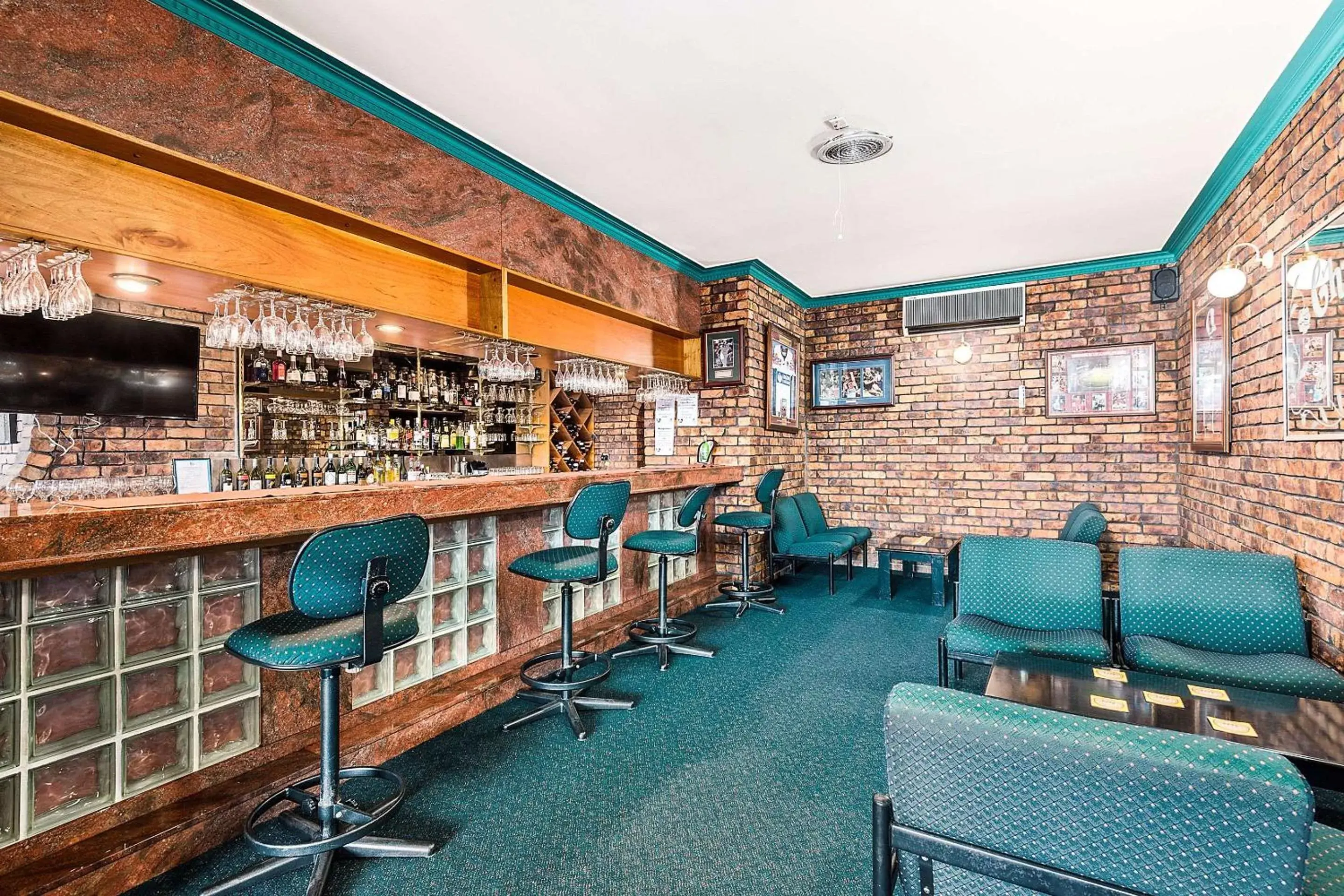 Restaurant/places to eat, Lounge/Bar in Comfort Inn Glenfield