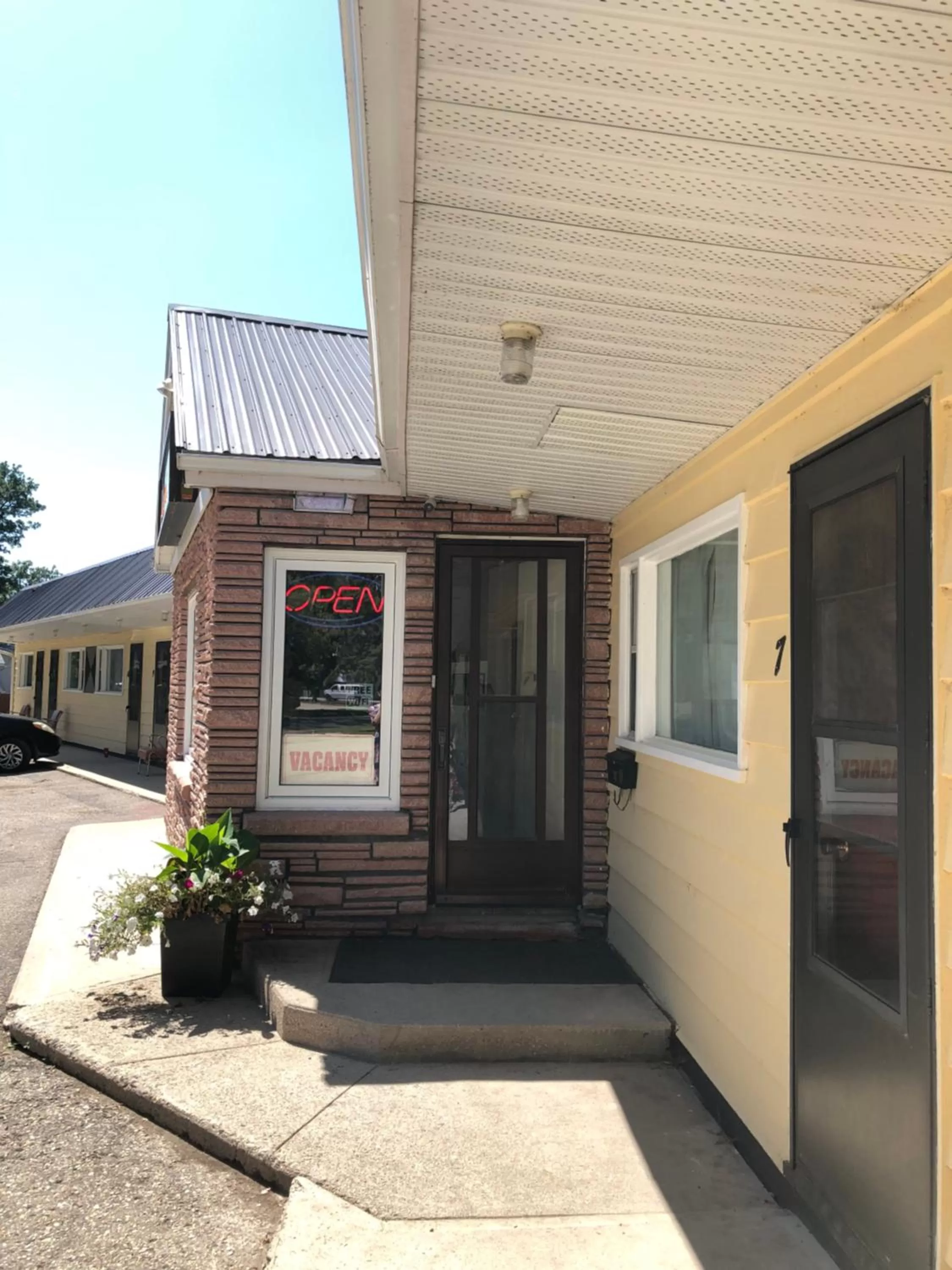 Property Building in Yellow Quill Motel