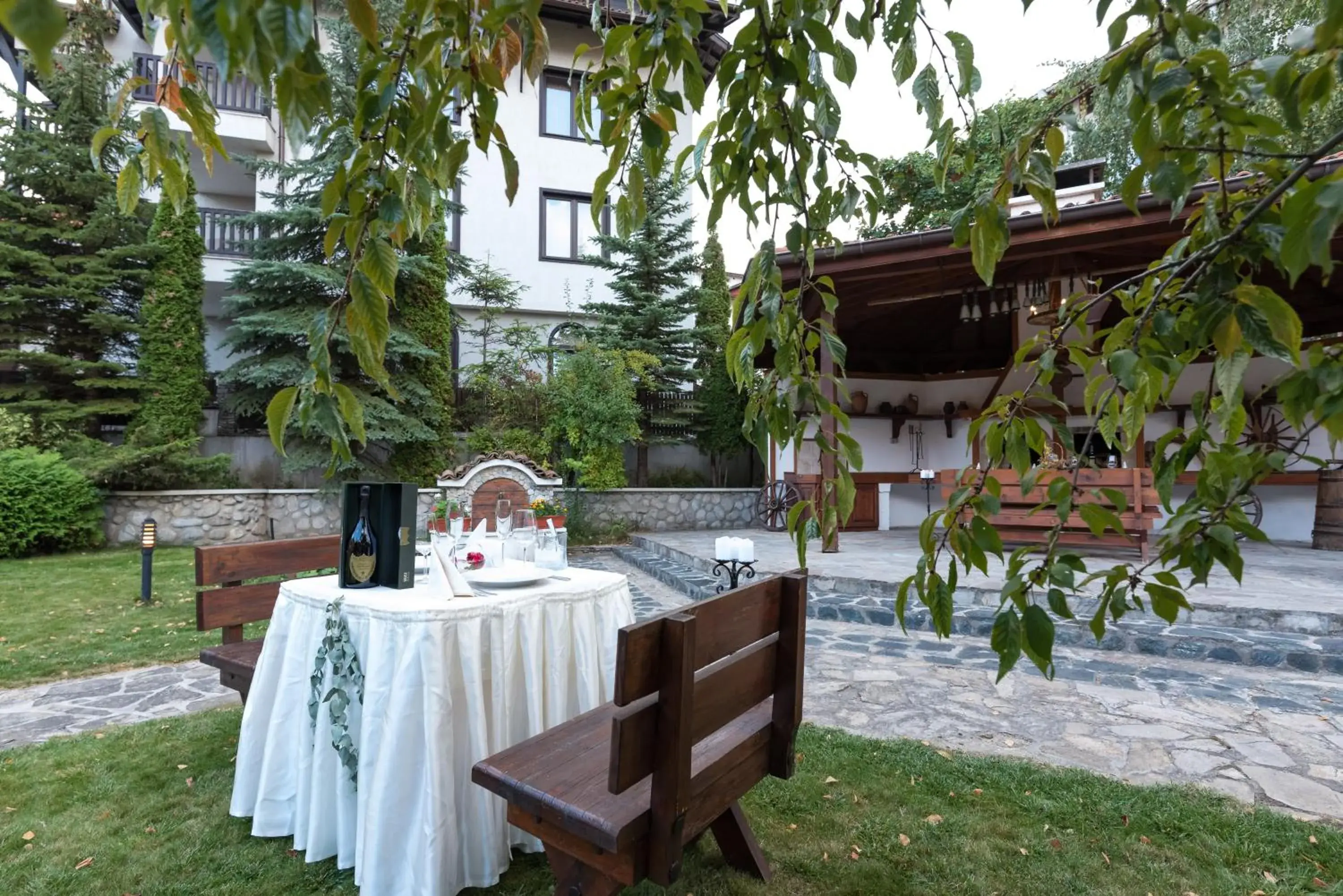 Garden in Evelina Palace Hotel