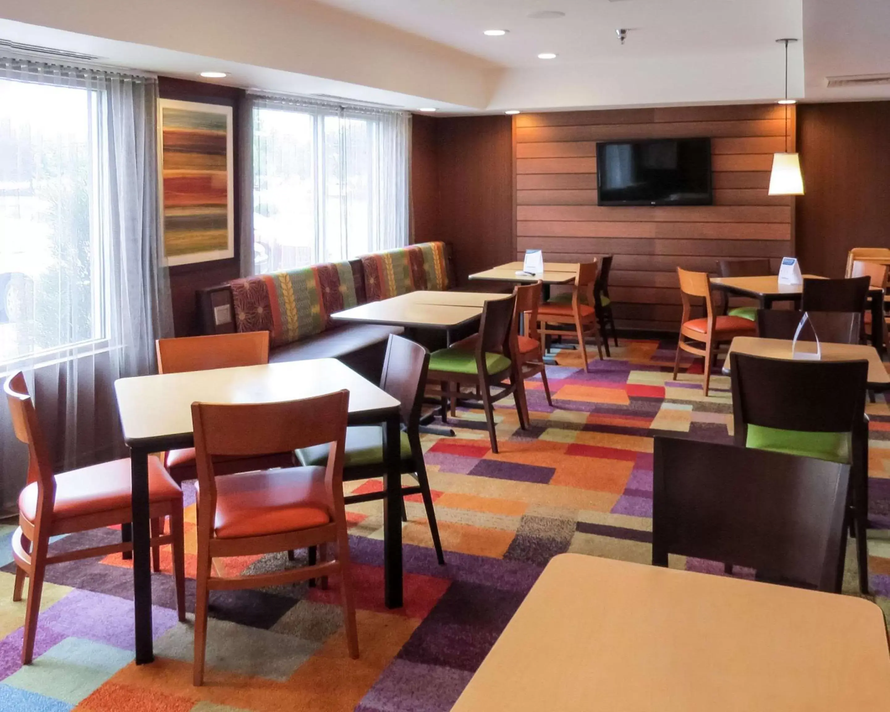 Restaurant/Places to Eat in Quality Inn Cranberry Township