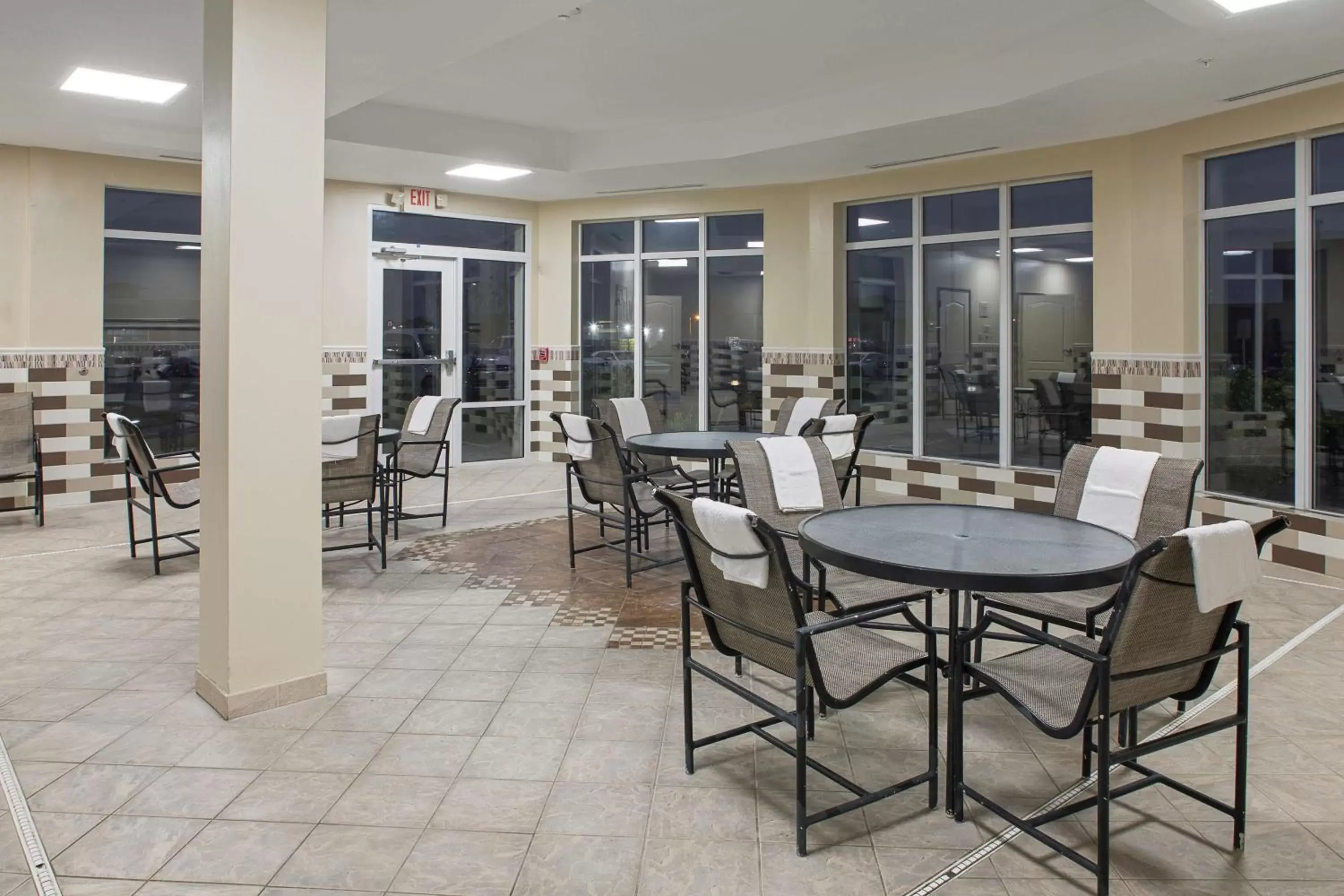 Pool view, Restaurant/Places to Eat in Hilton Garden Inn Jonesboro