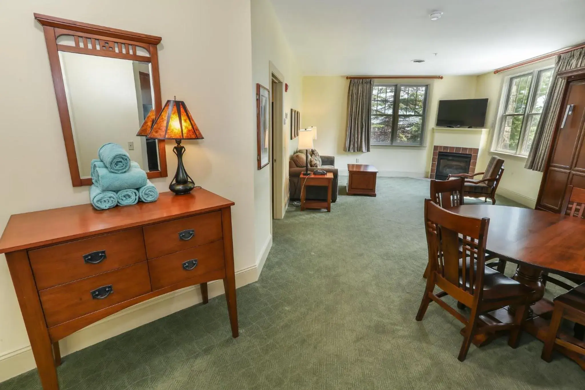 Living room, Seating Area in Kaatskill Mountain Club and Condos by Hunter Mountain