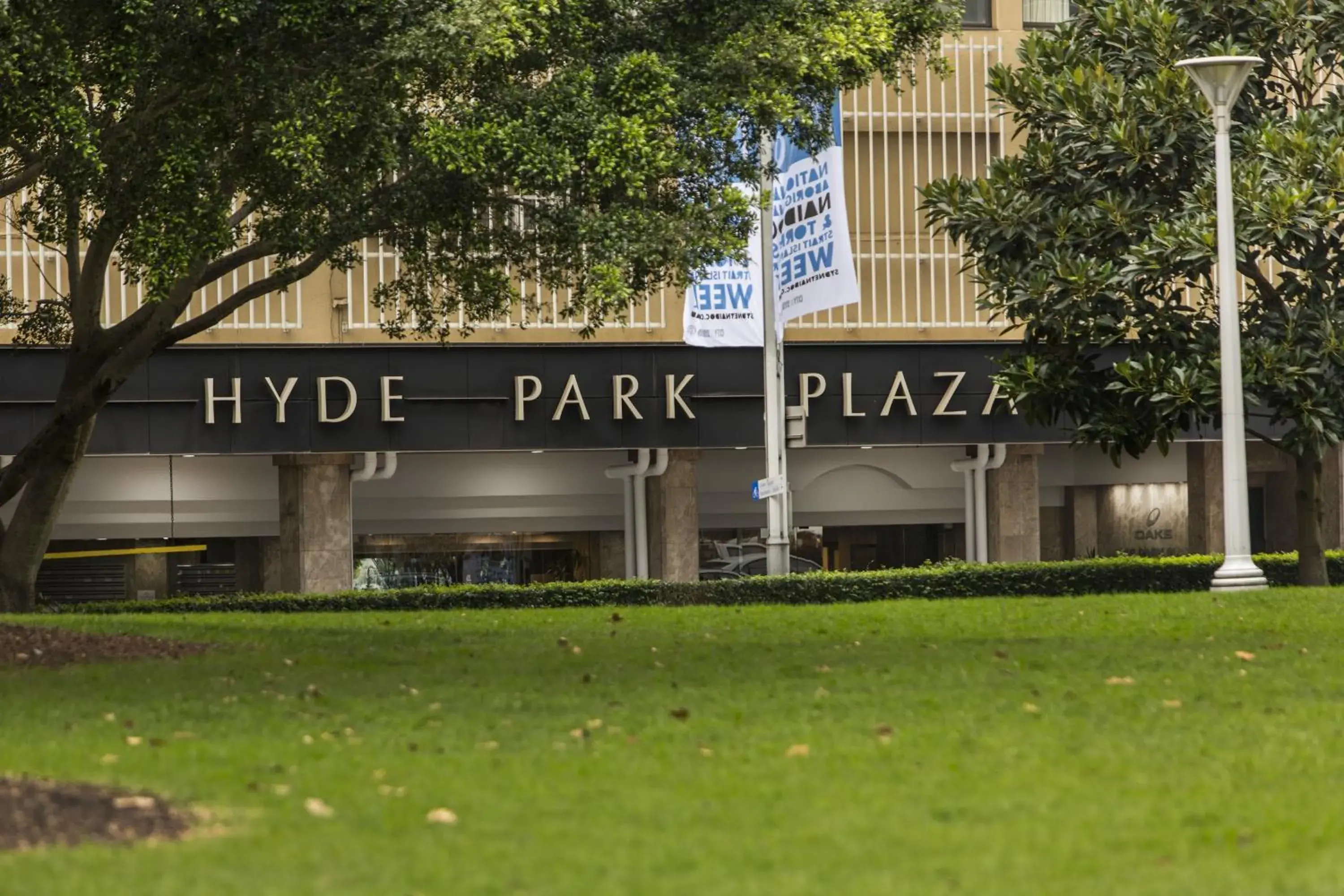 Garden, Property Building in Oaks Sydney Hyde Park Suites