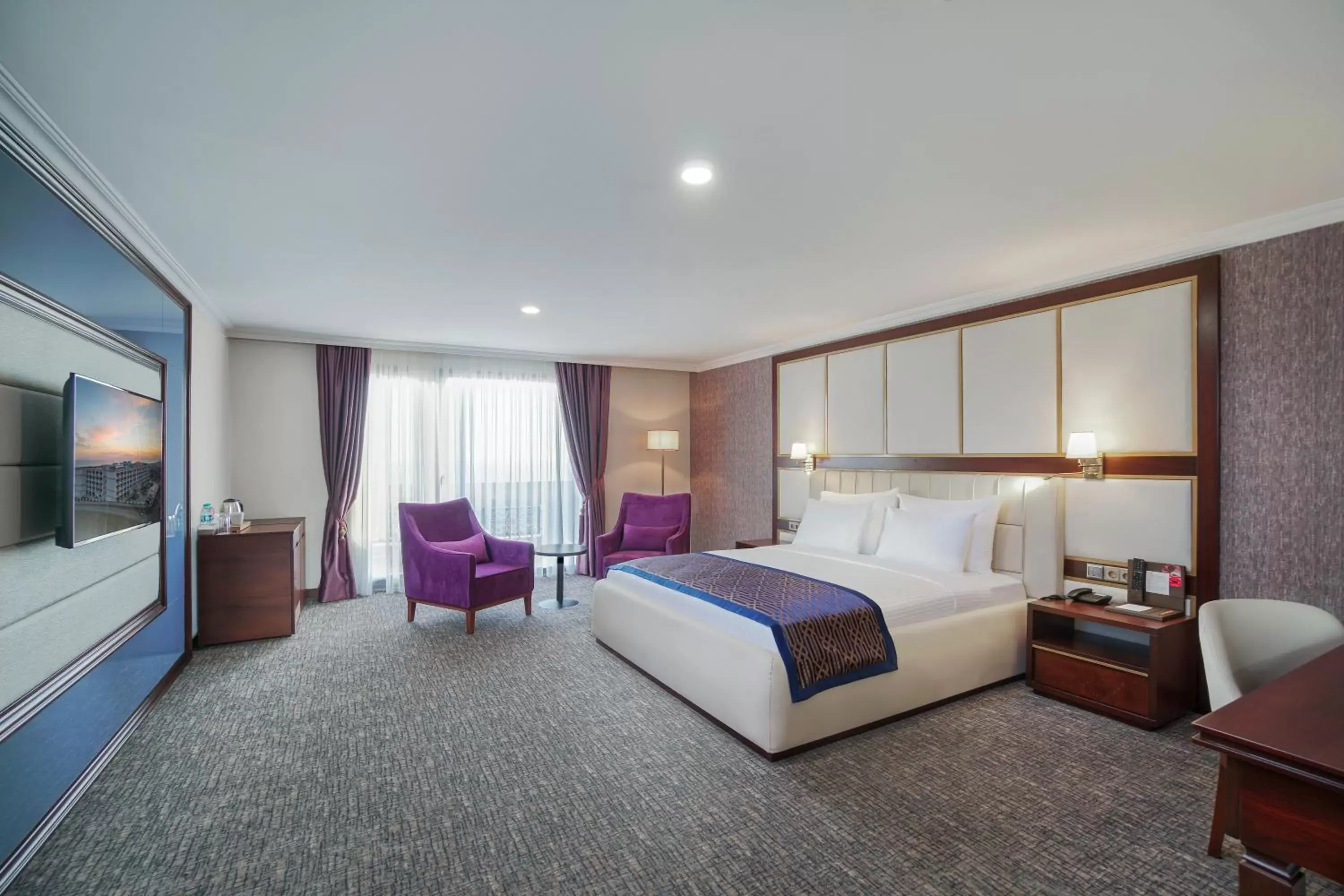 Bed in Ramada Plaza by Wyndham Silivri