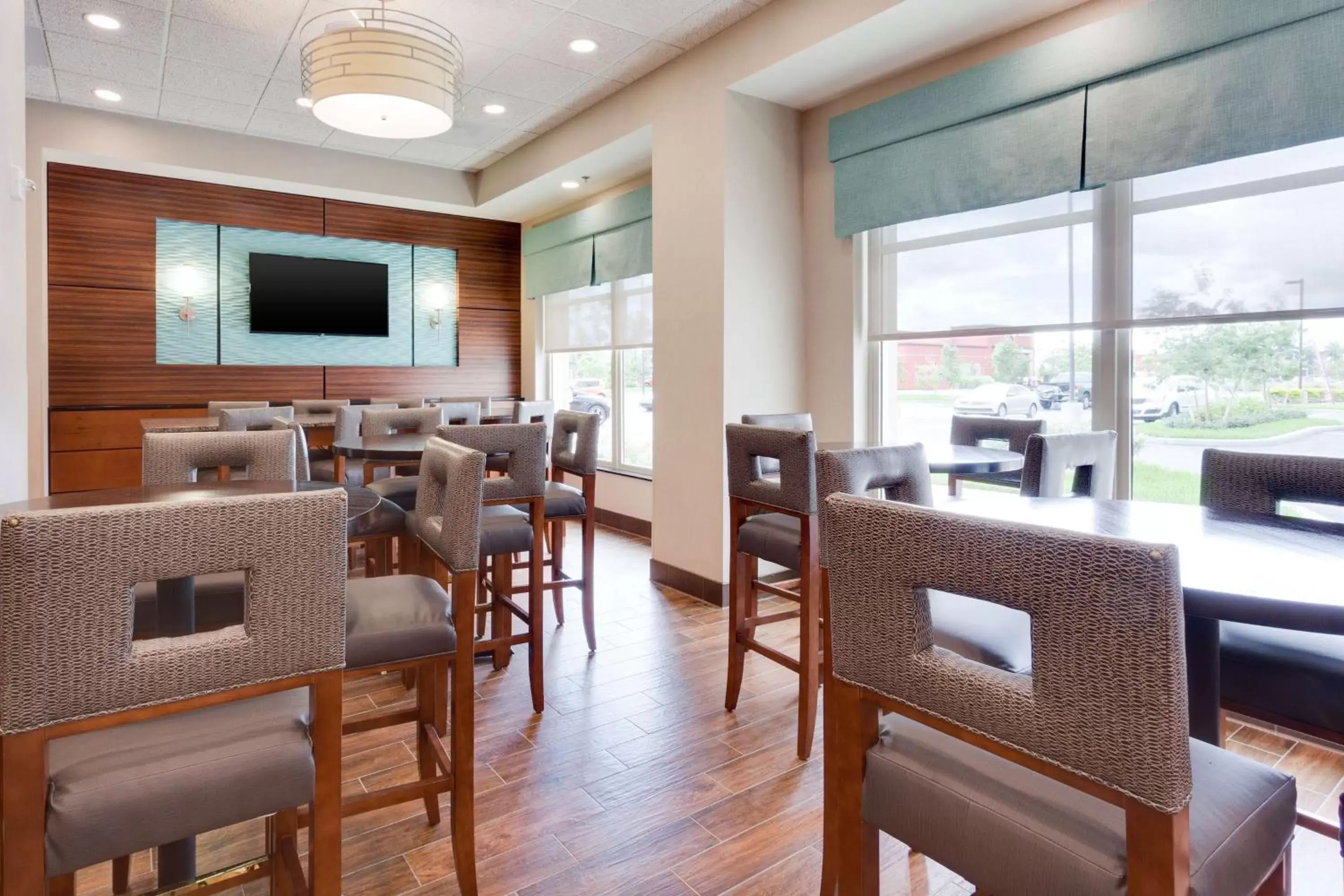 Restaurant/places to eat in Drury Inn & Suites Fort Myers Airport FGCU