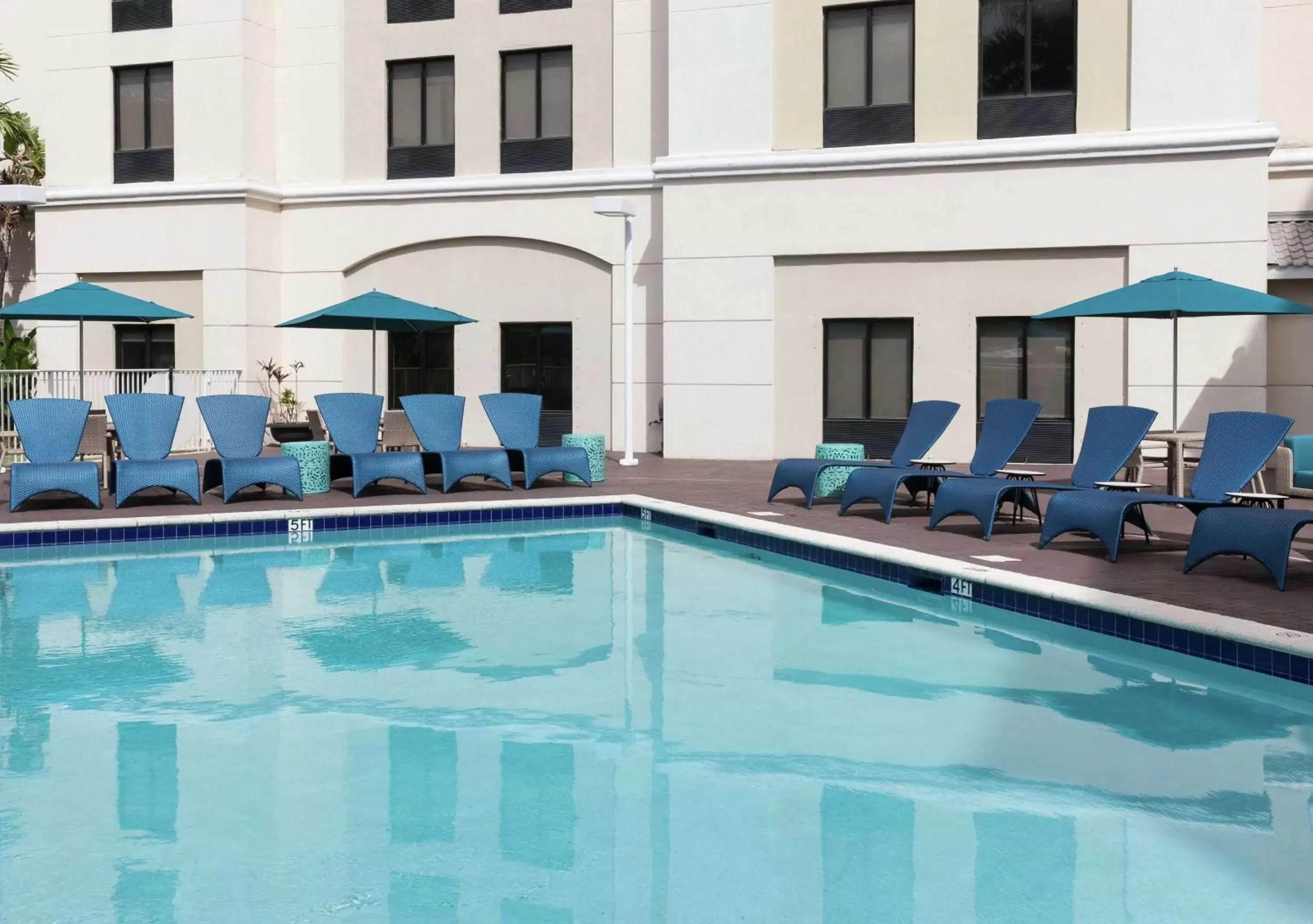 Pool view, Swimming Pool in Hampton Inn & Suites Miami-Doral Dolphin Mall