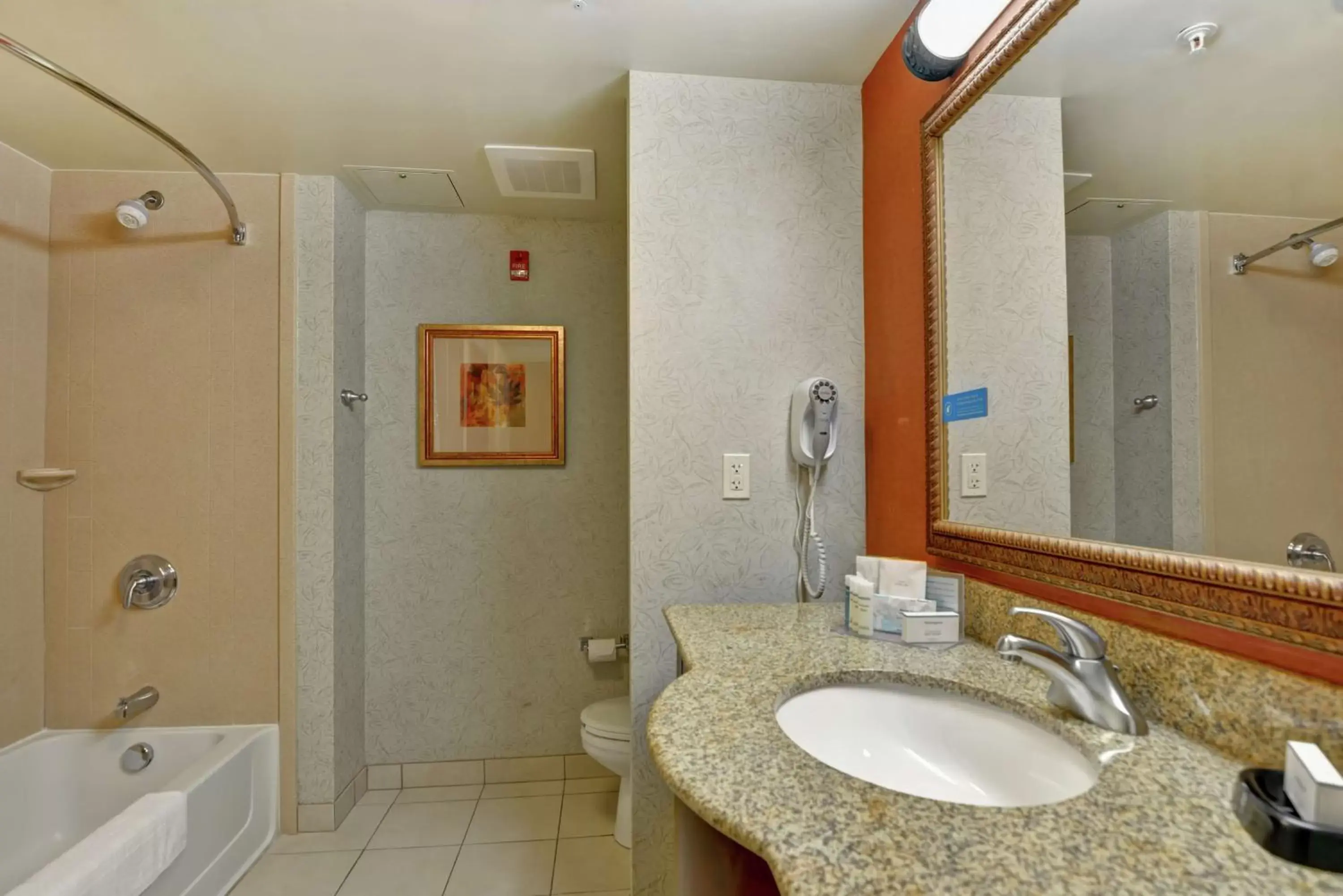 Bathroom in Hampton Inn and Suites Peoria at Grand Prairie