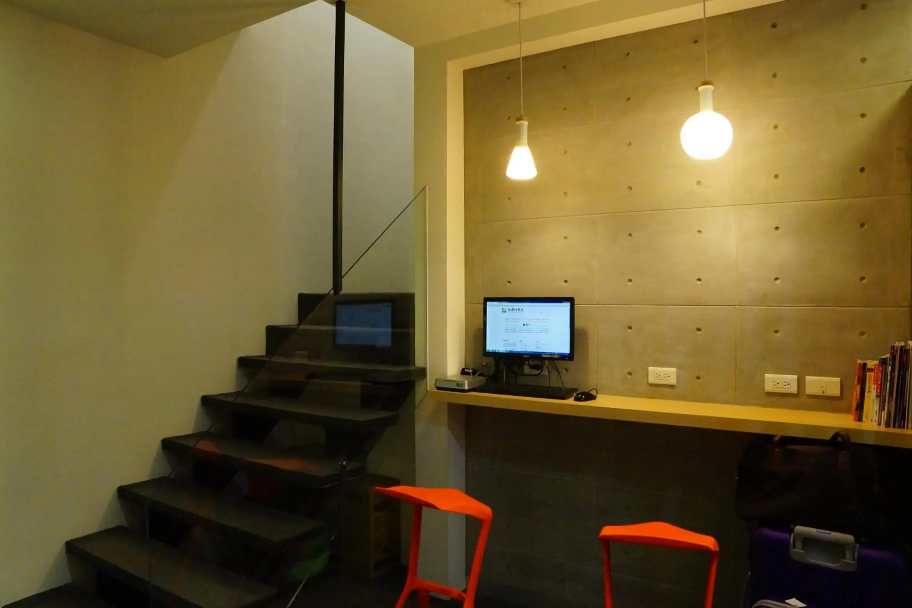 Business facilities in Colormix Hotel and Hostel