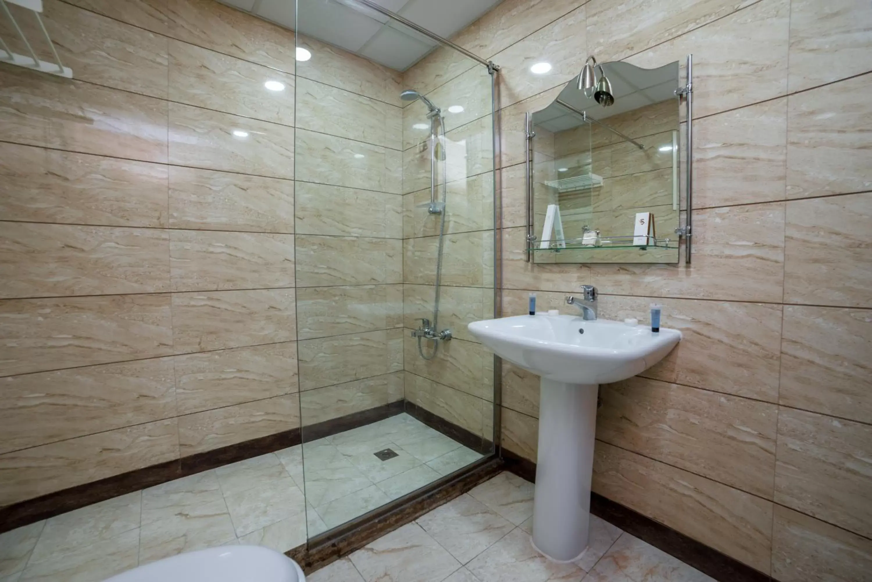 Deluxe Suite Sea View in Golden Garden Al Corniche Deluxe Suite Sea View in Golden Garden Al Corniche