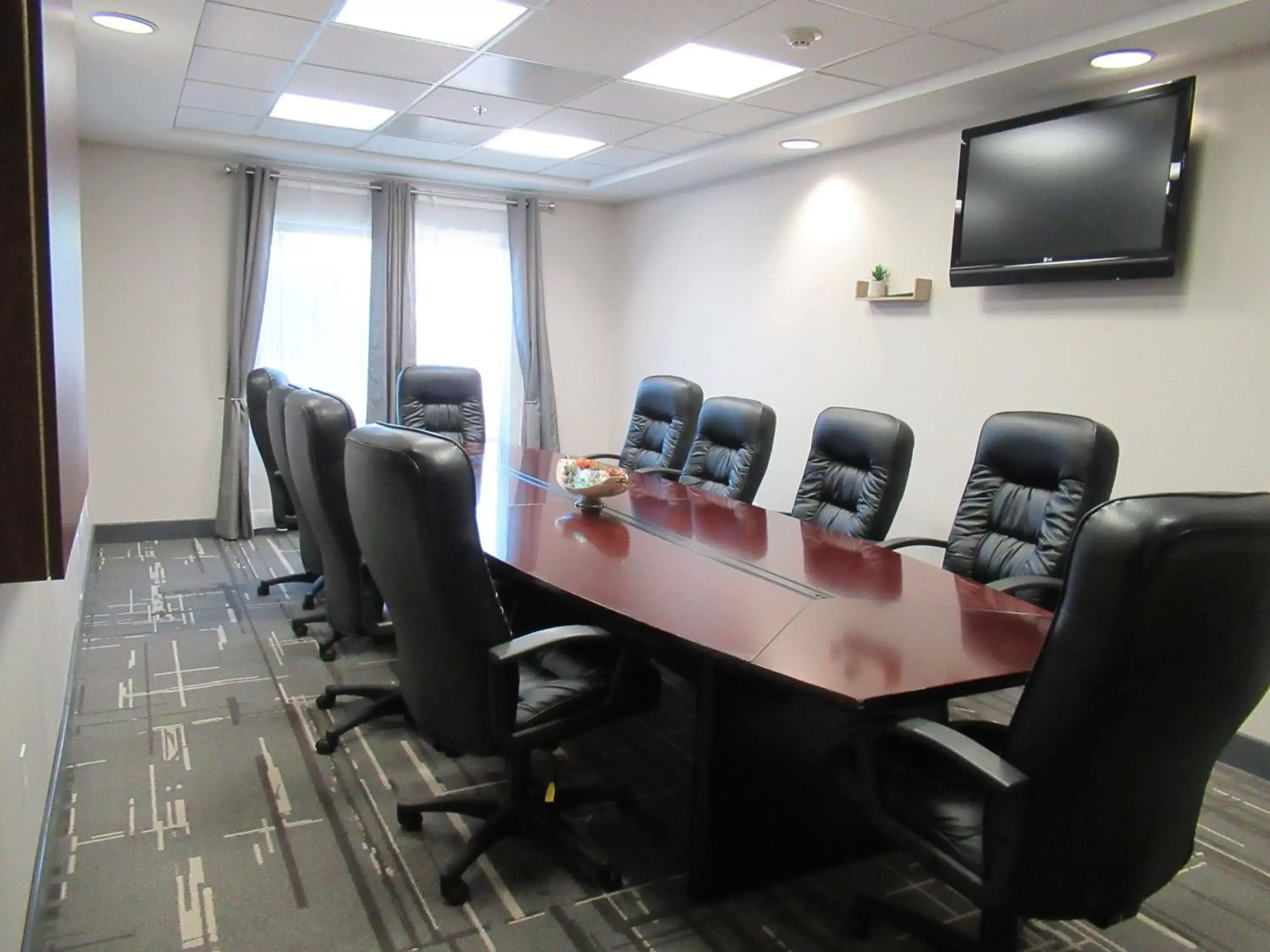 Meeting/conference room in Country Inn & Suites by Radisson, Ontario at Ontario Mills, CA