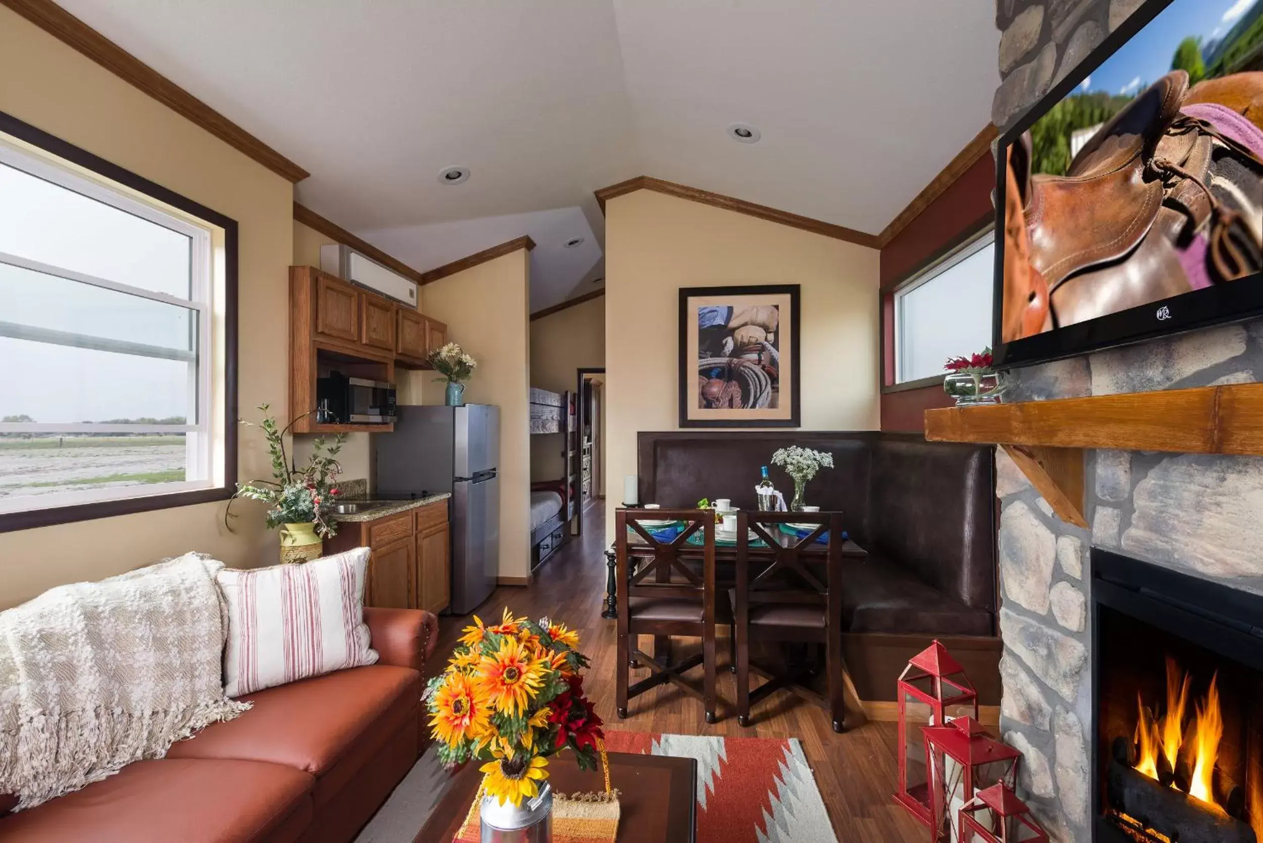 Kitchen or kitchenette, Seating Area in Westgate River Ranch Resort & Rodeo