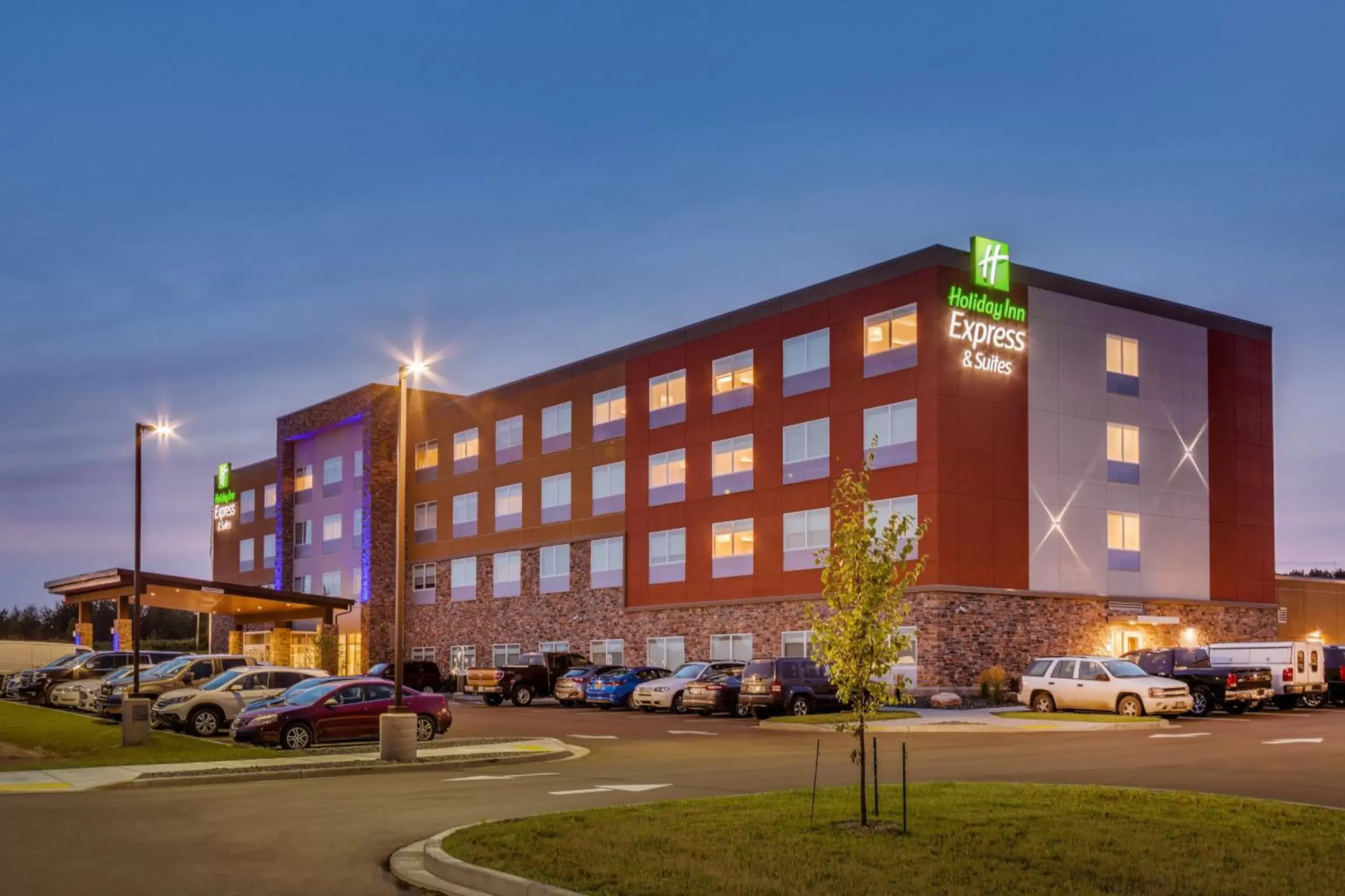 Property Building in Holiday Inn Express & Suites - Rice Lake, an IHG Hotel