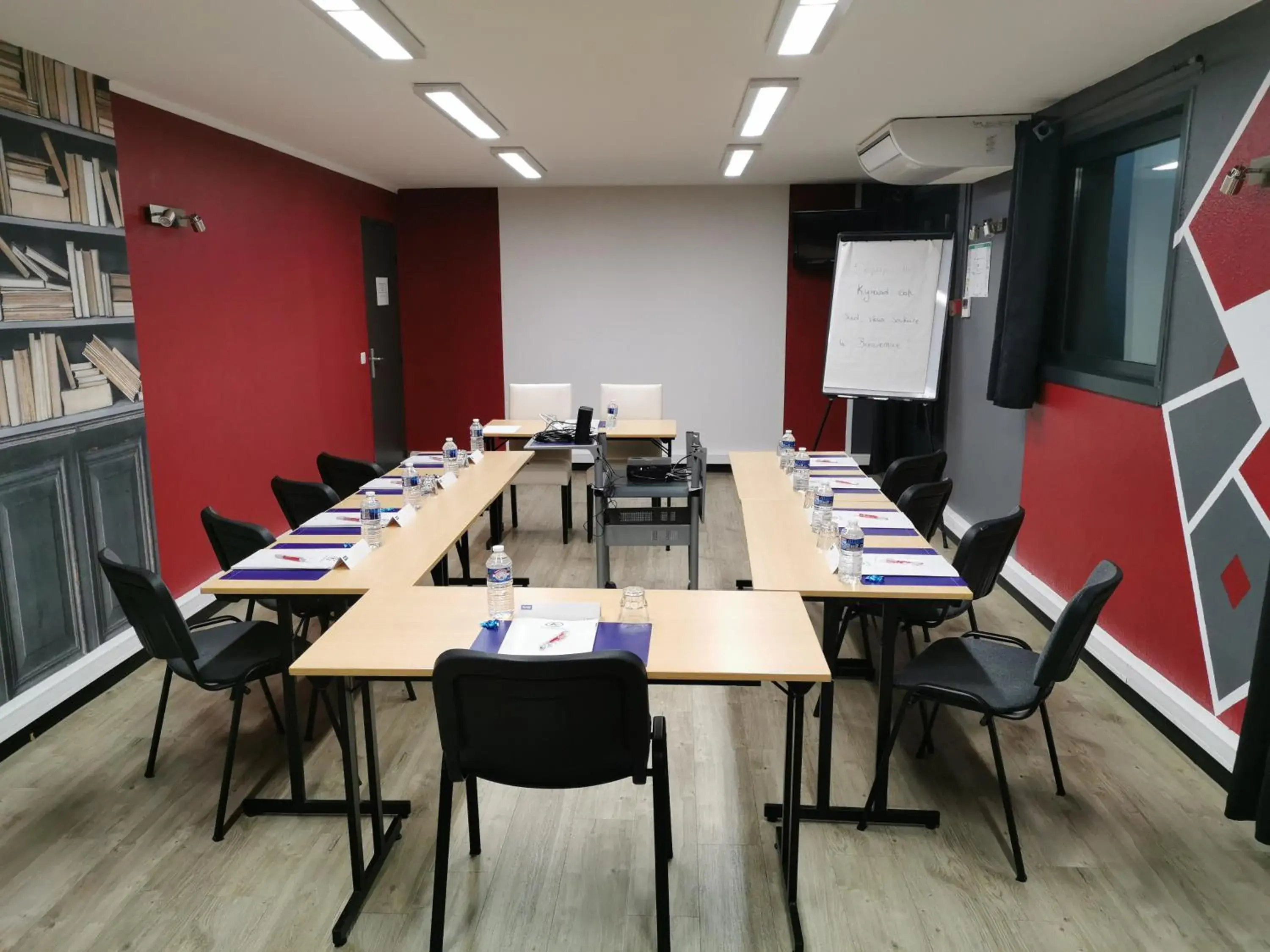 Meeting/conference room in Kyriad Avignon Cap Sud