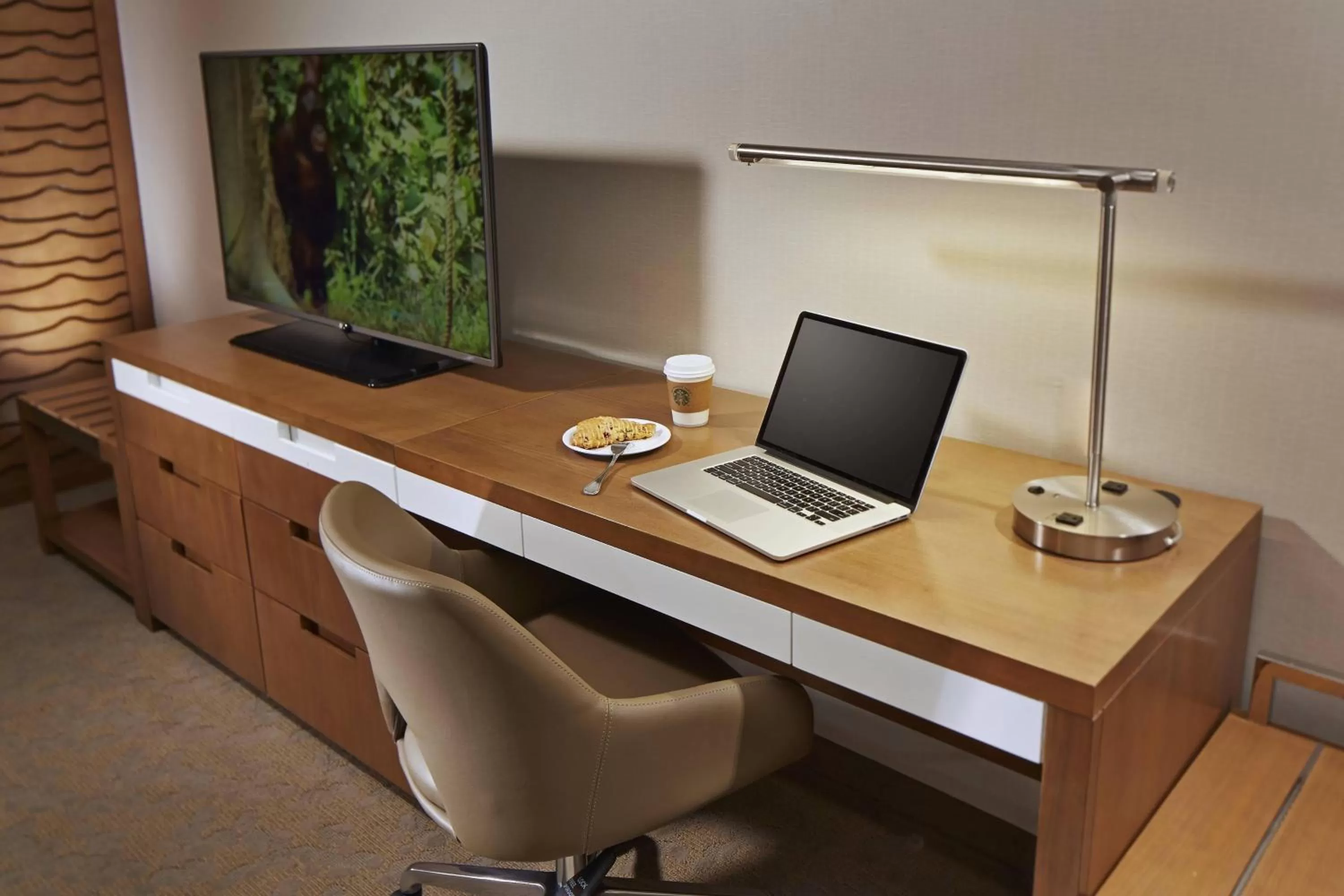 Photo of the whole room in Courtyard by Marriott Sunnyvale Silicon Valley