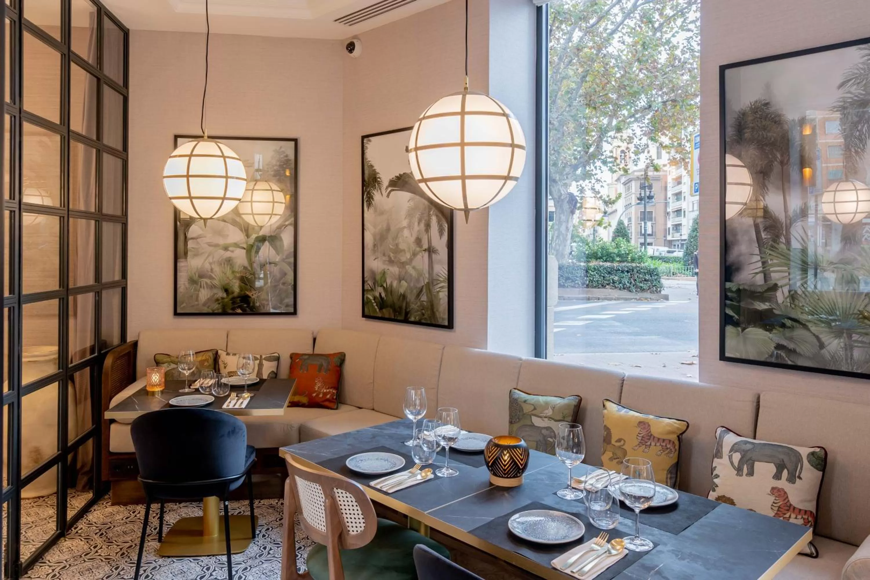 Restaurant/places to eat in L&H Gran Vía Valencia