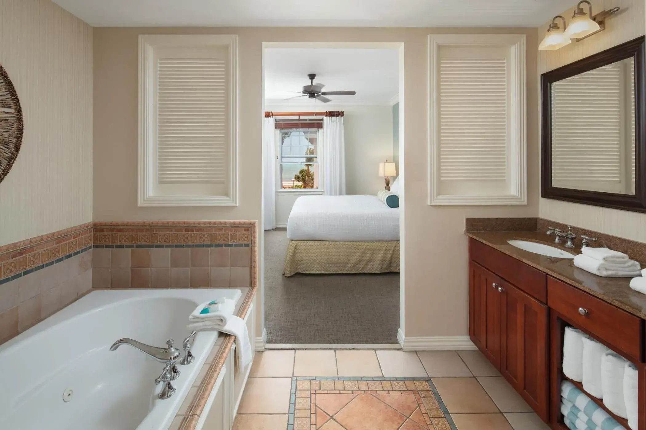 Bed, Bathroom in Hyatt Residence Club Key West, Windward Pointe