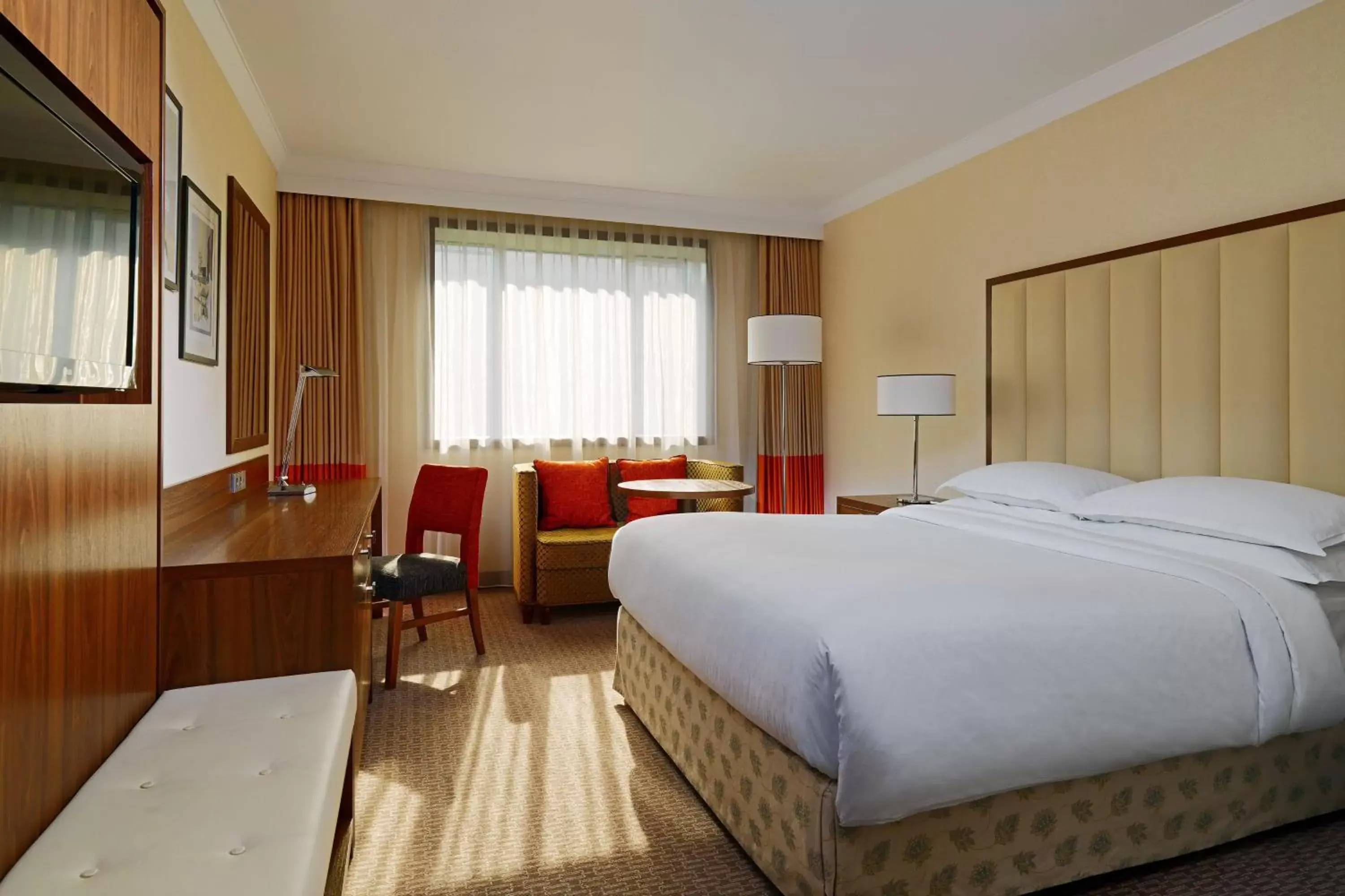 Photo of the whole room, Bed in Sheraton Zagreb Hotel