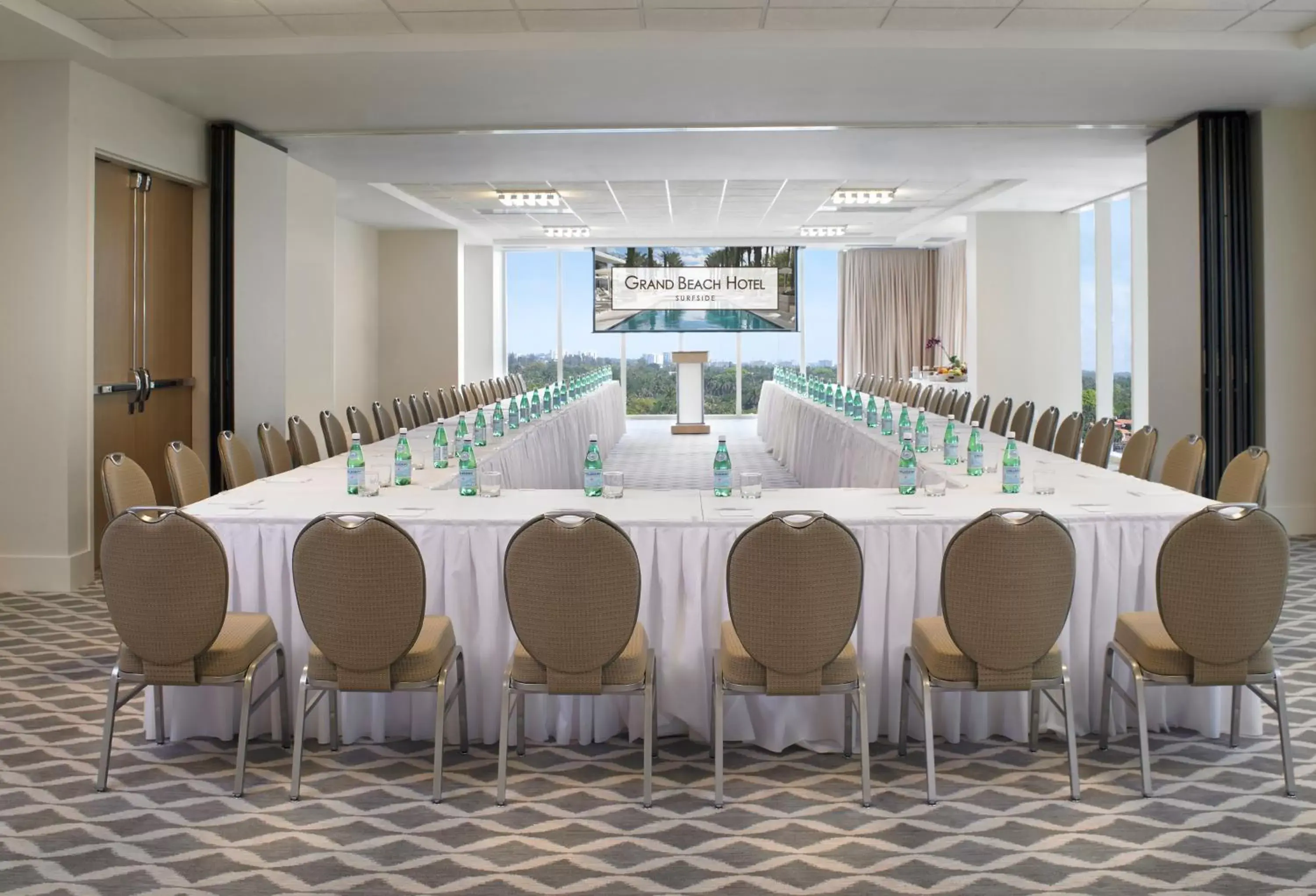 Banquet/Function facilities in Grand Beach Hotel Surfside