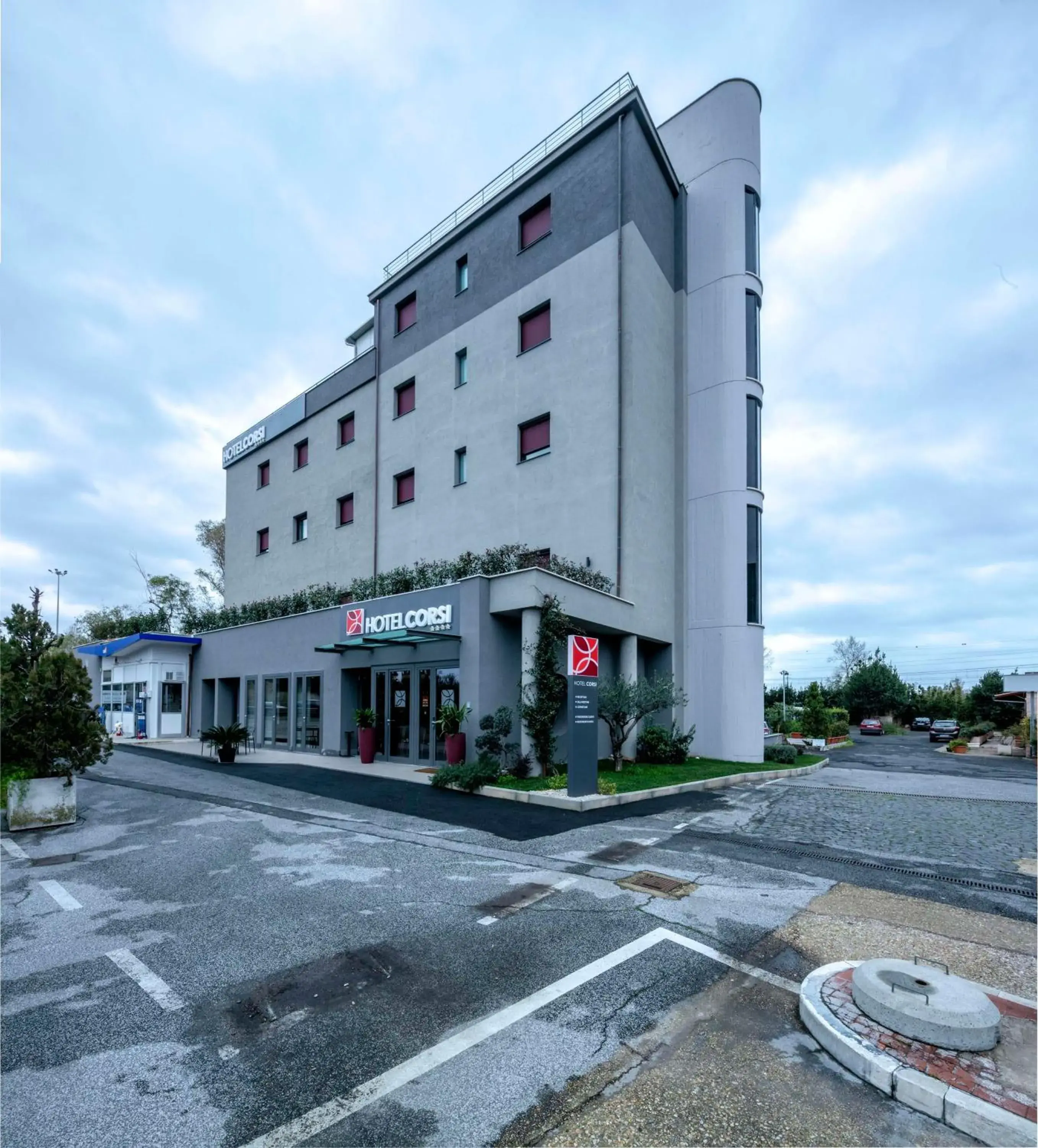 Property Building in Best Western Hotel Corsi