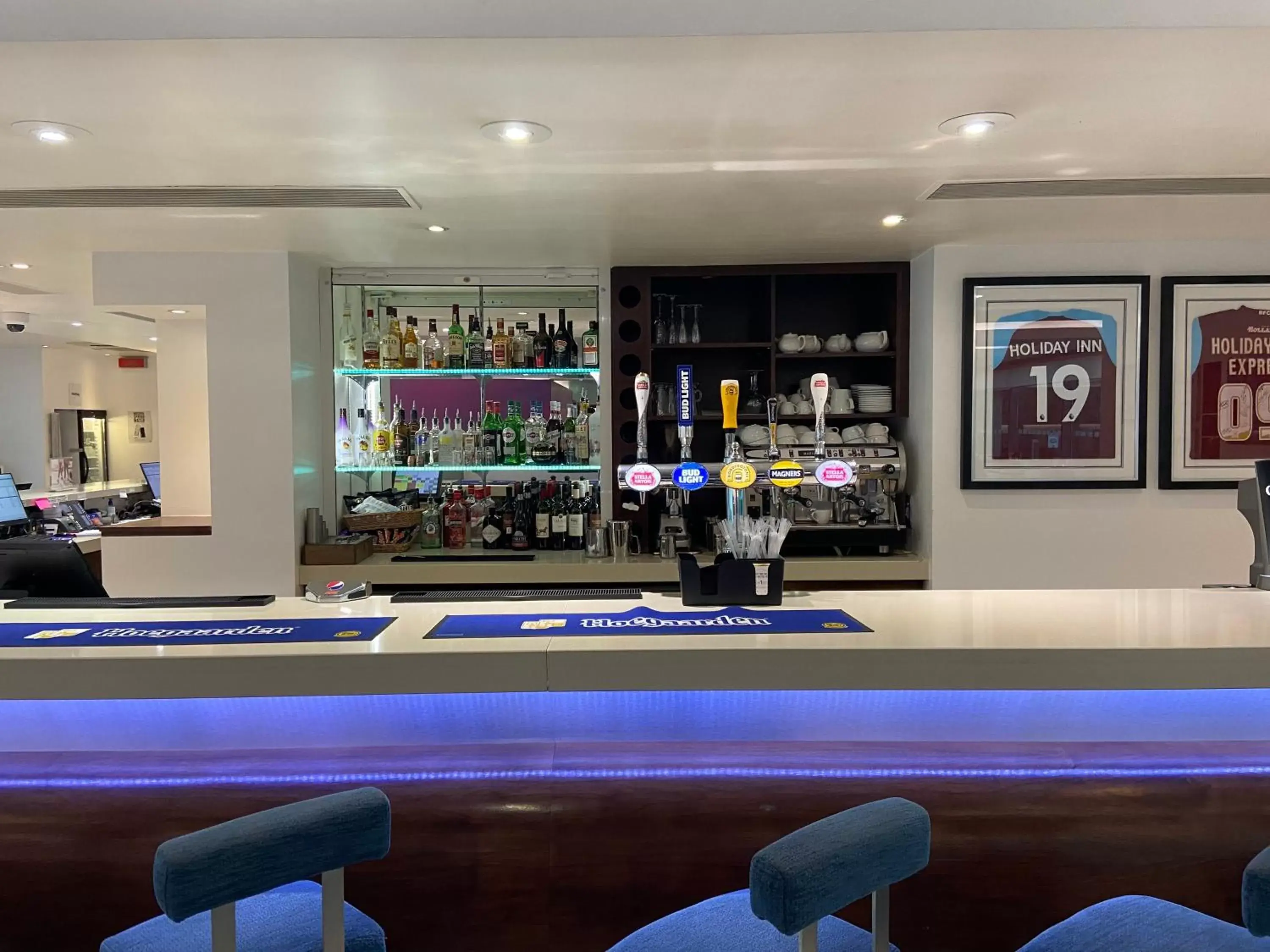 Lounge or bar, Lounge/Bar in Holiday Inn Express Burnley M65 Jct 10, an IHG Hotel