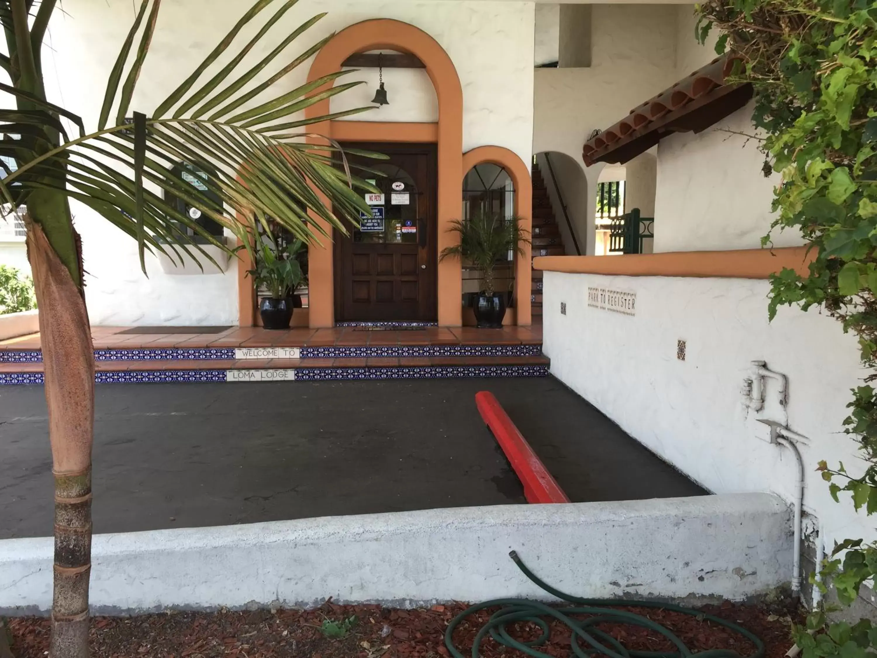 Facade/entrance in Americas Best Value Inn Loma Lodge