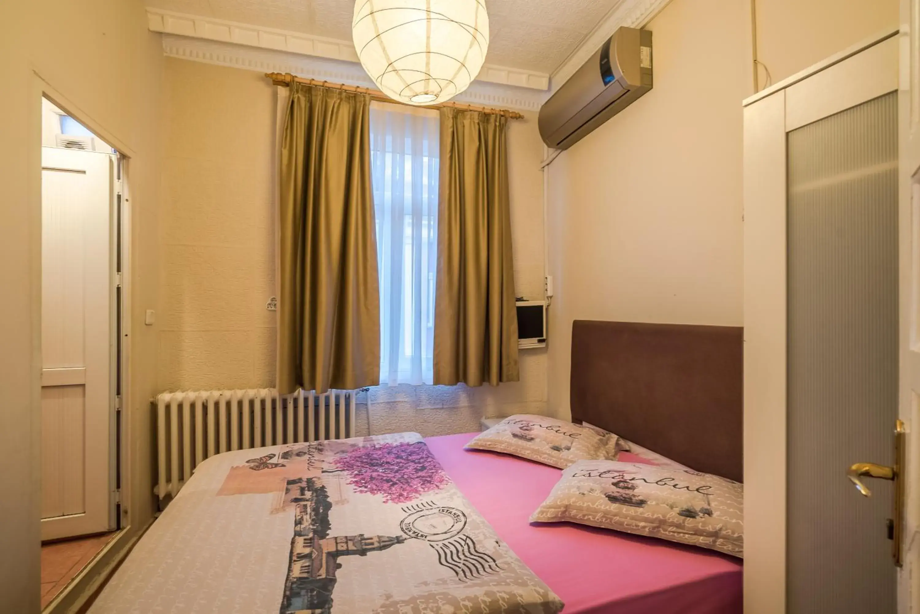 Photo of the whole room, Bed in Erenler Hostel