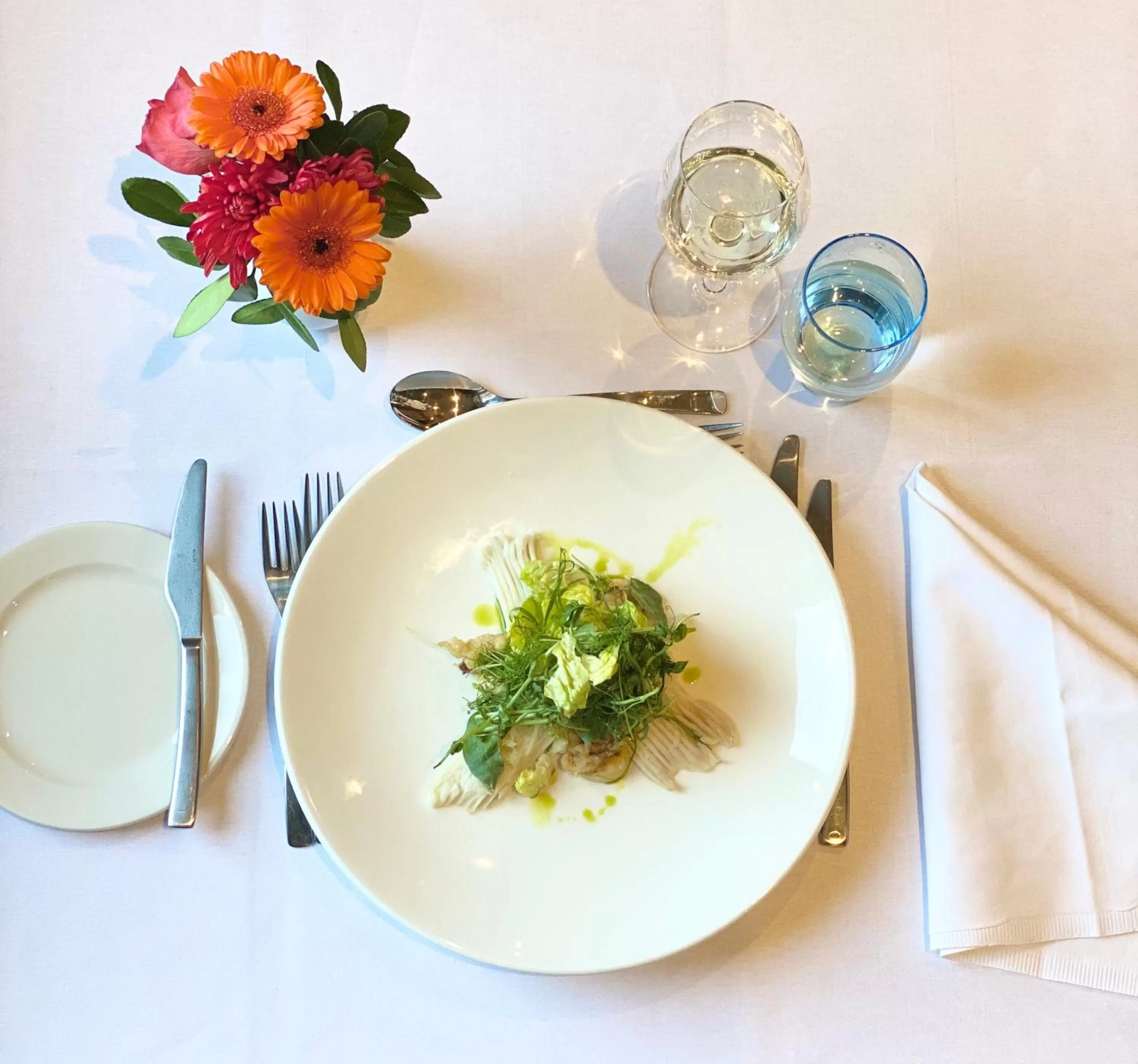 Food in Yarrow Hotel