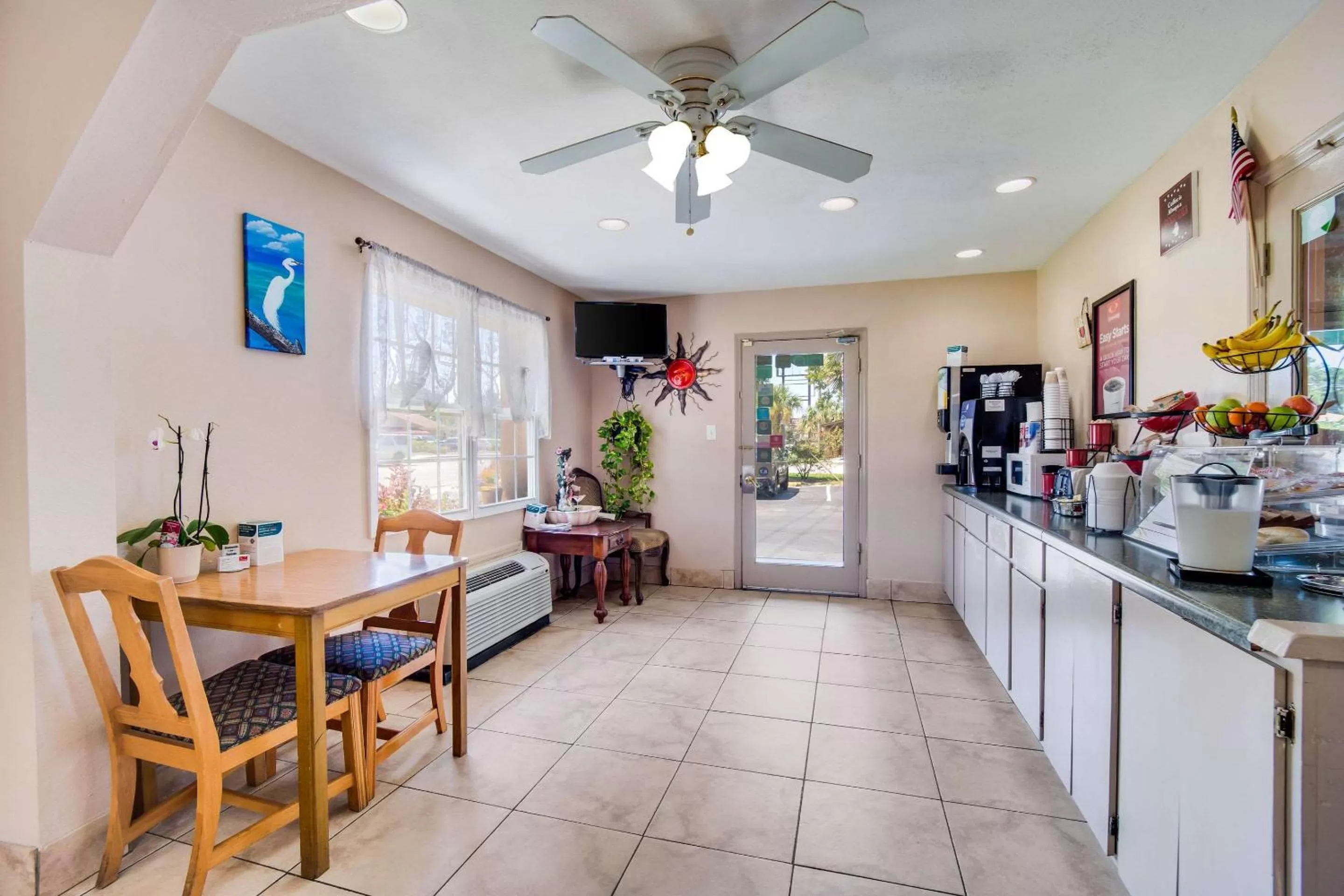 Restaurant/places to eat in Econo Lodge Walterboro I-95