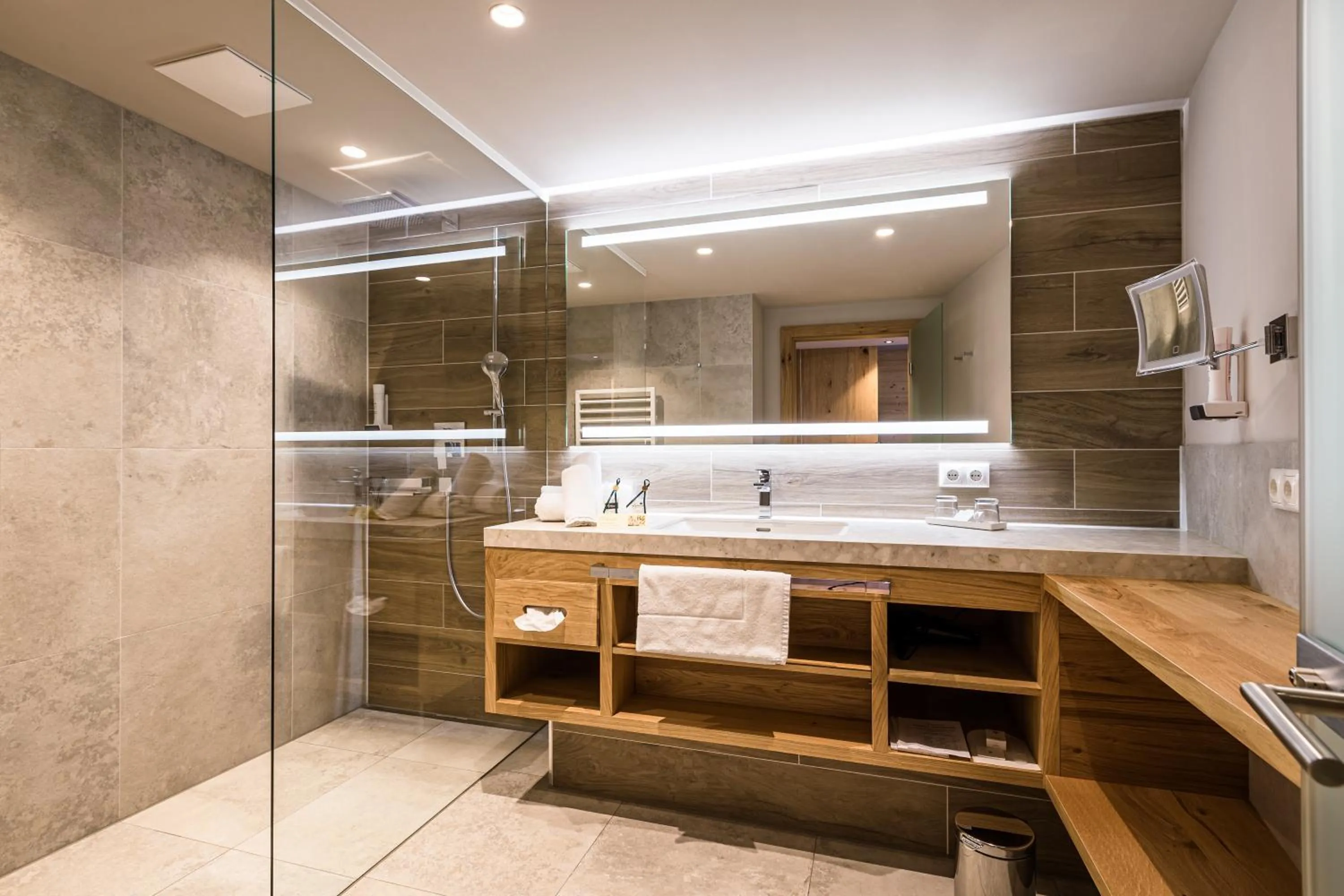 Bathroom in Landhotel Schermer