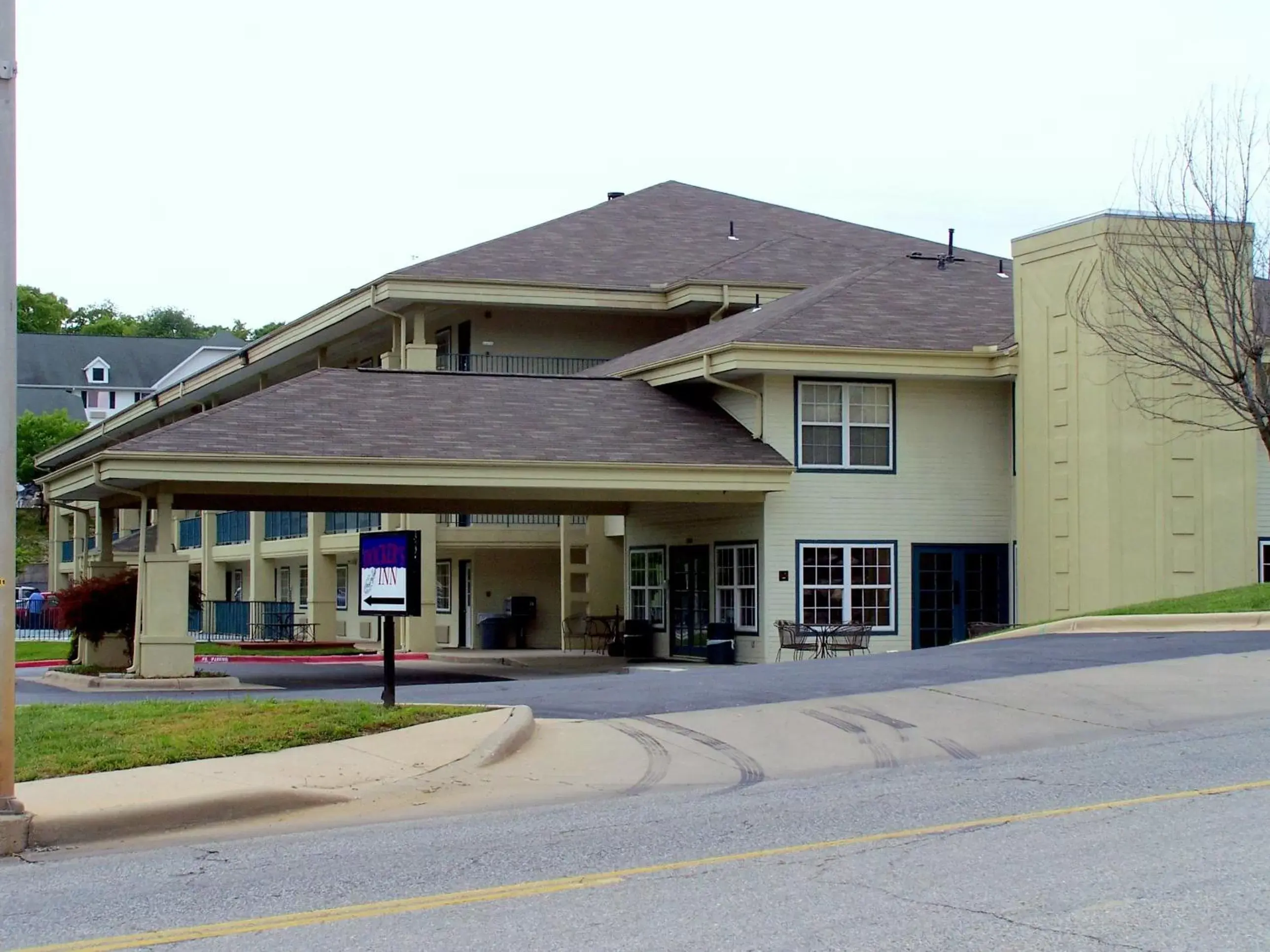 Facade/entrance, Property Building in Docker's Inn