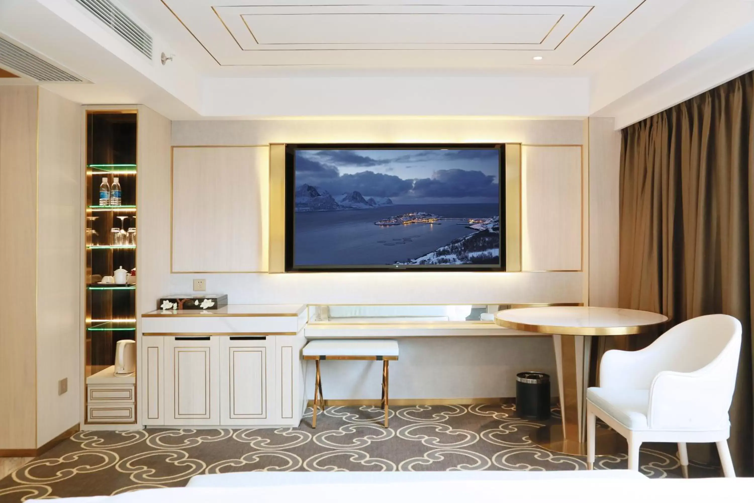 TV and multimedia, TV/Entertainment Center in Nanjing Central Hotel