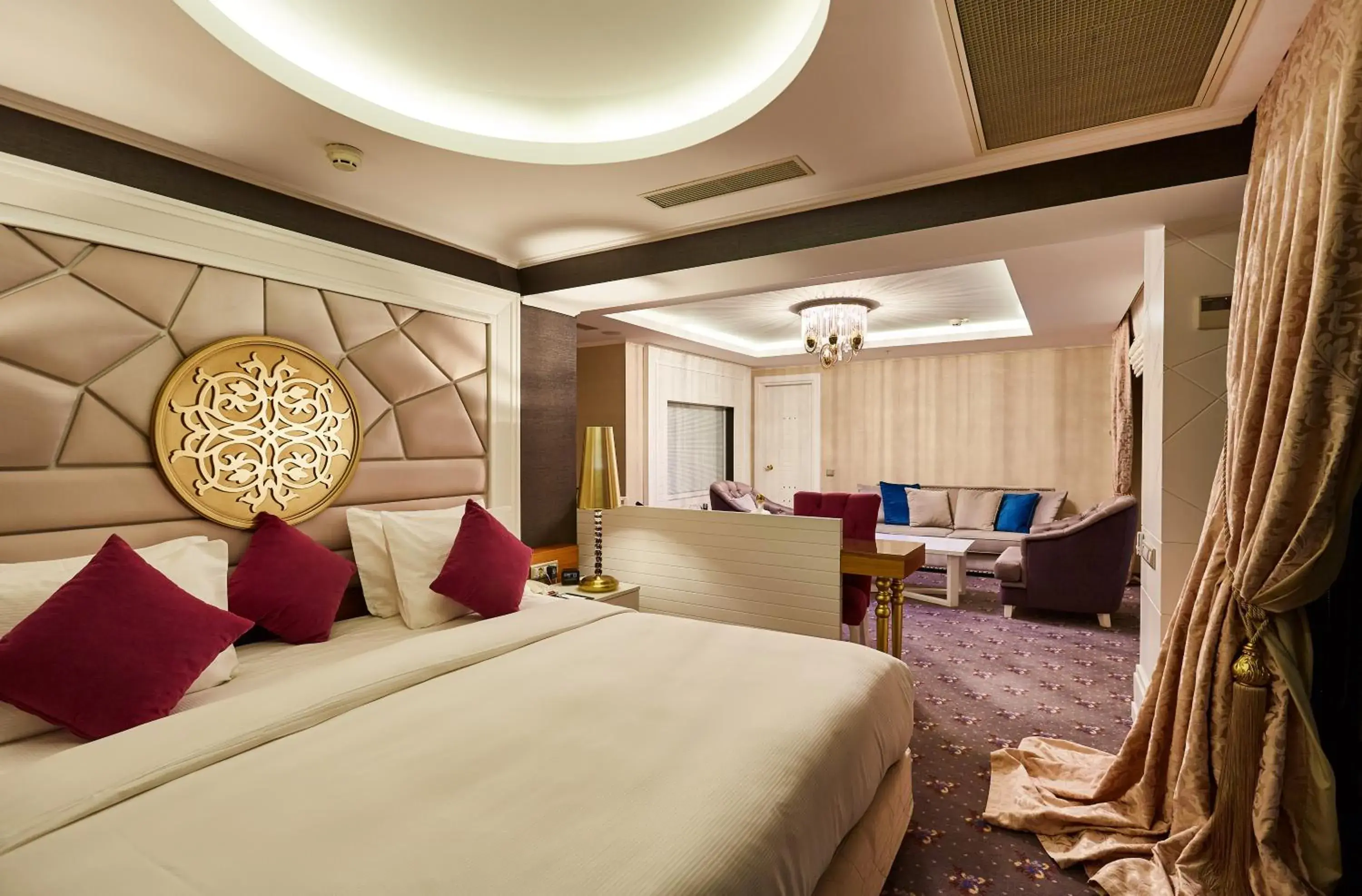 Bed in DoubleTree By Hilton Hotel Izmir - Alsancak