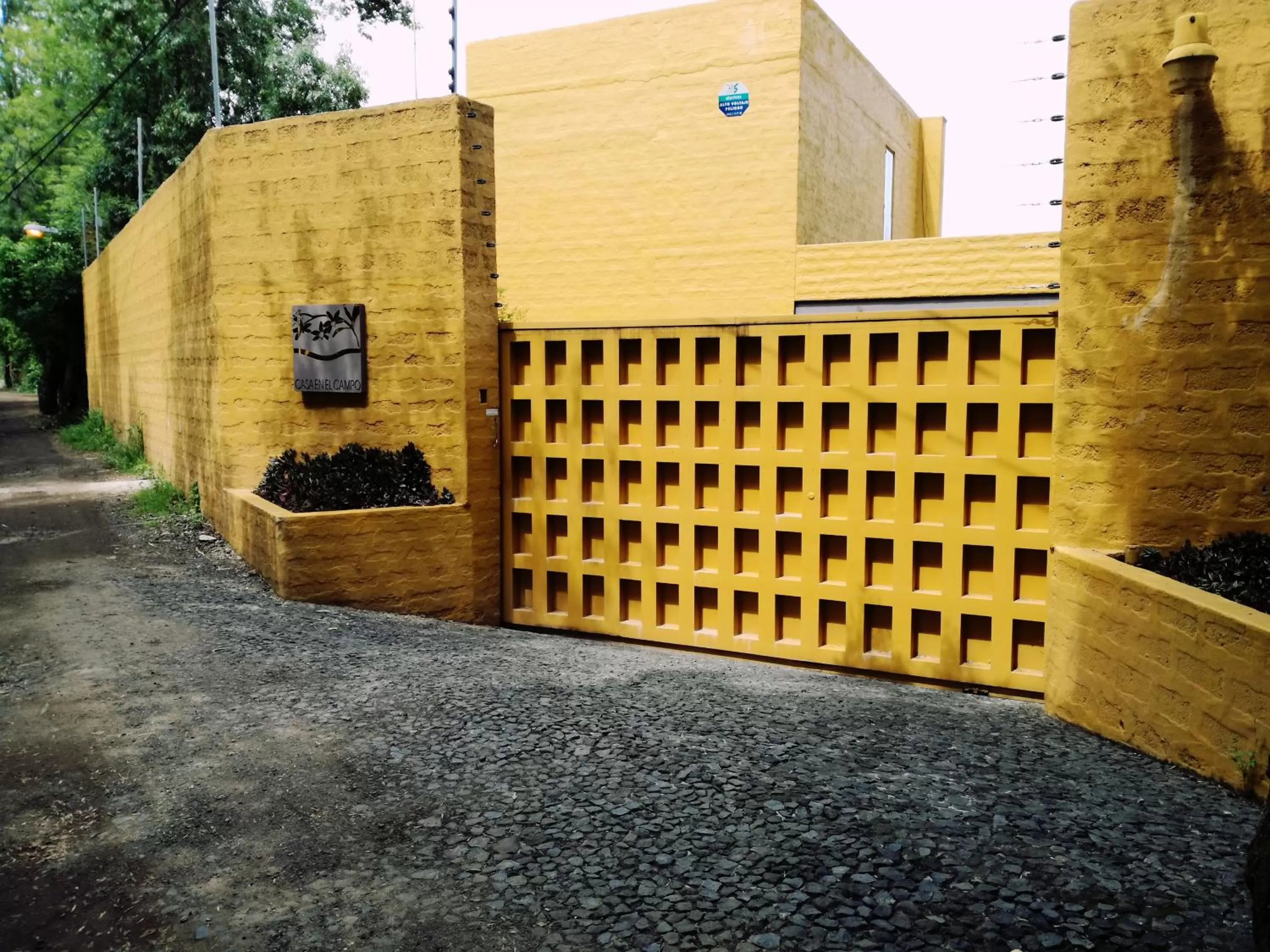 Facade/entrance in Hotel Casa en el Campo