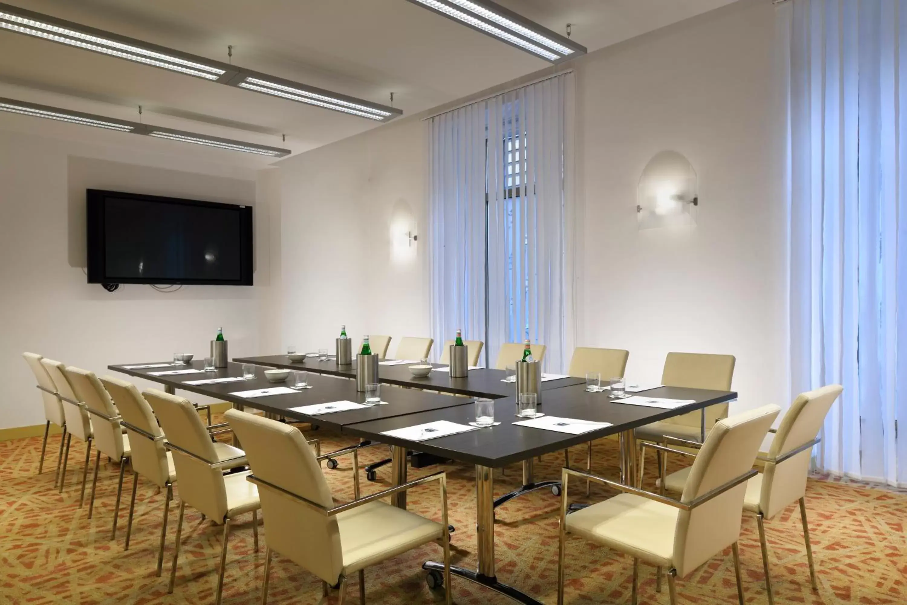 Meeting/conference room in UNAHOTELS Napoli