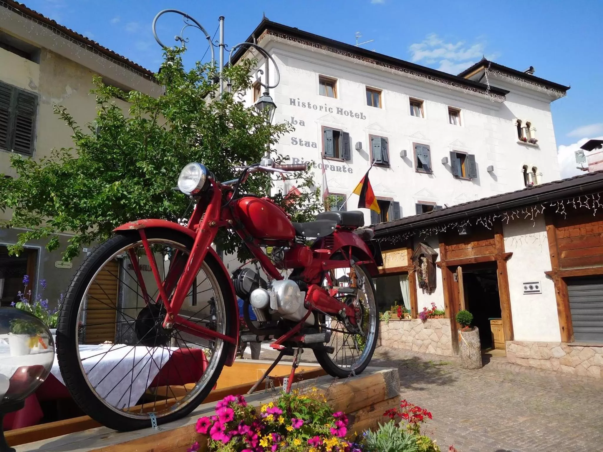 Property building in Historic Hotel Ristorante La Stua