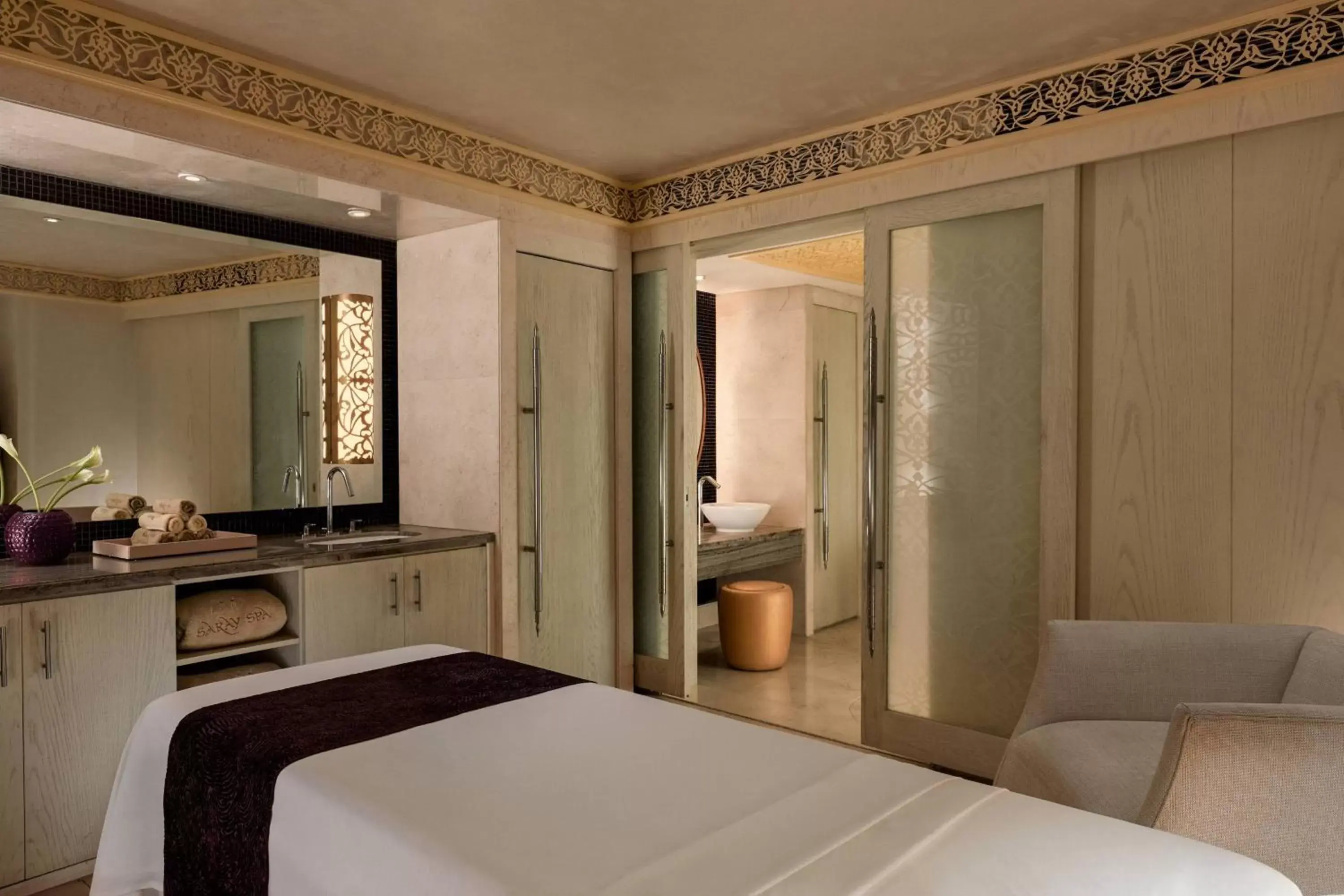 Spa and wellness centre/facilities, Bed in Cairo Marriott Hotel & Omar Khayyam Casino
