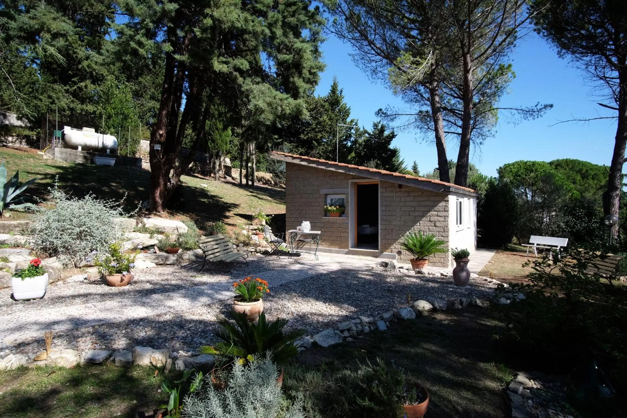 Patio, Property Building in Bed and Breakfast Romantica Evasione