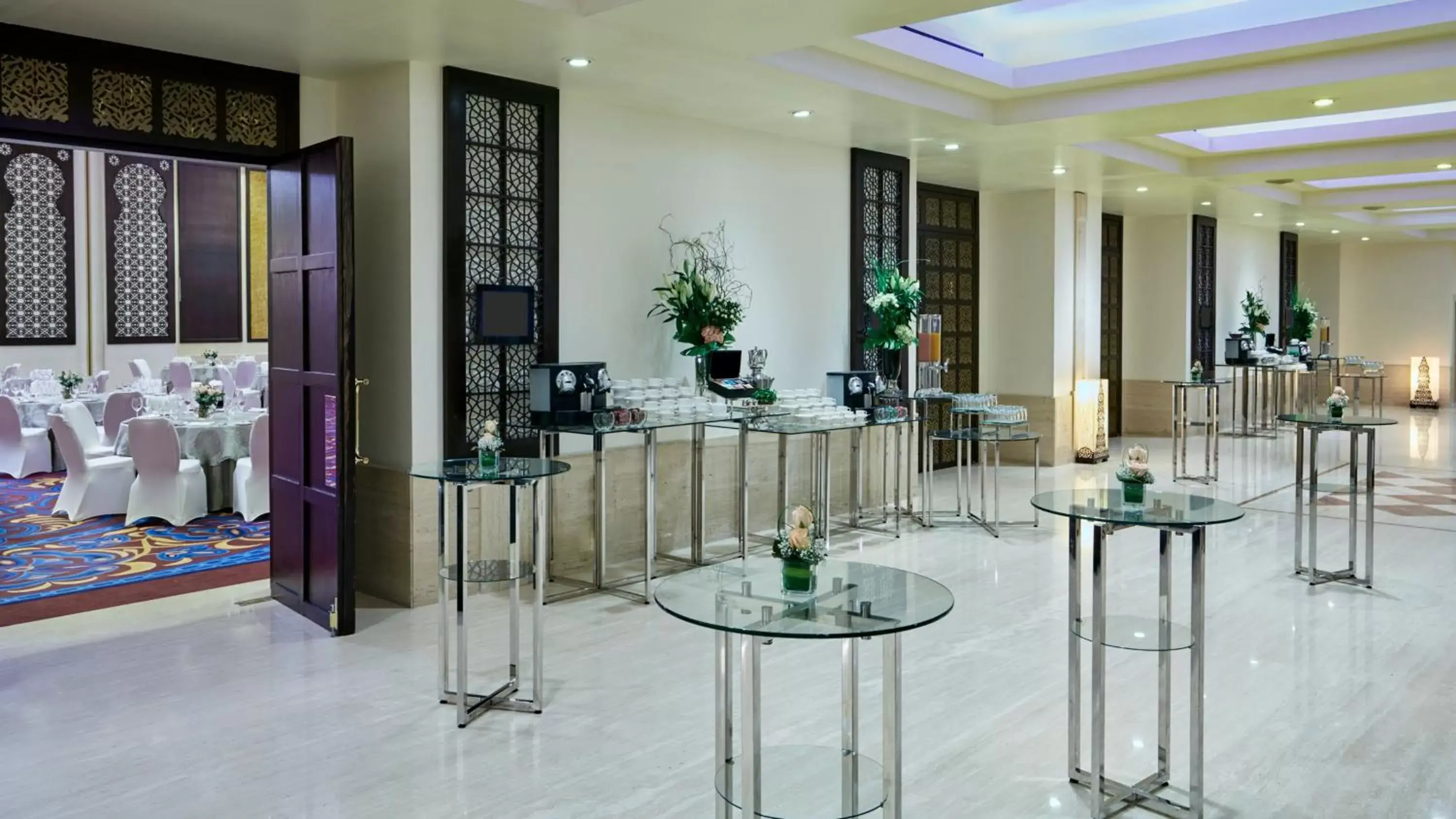 Meeting/conference room, Lobby/Reception in InterContinental Doha Beach & Spa, an IHG Hotel