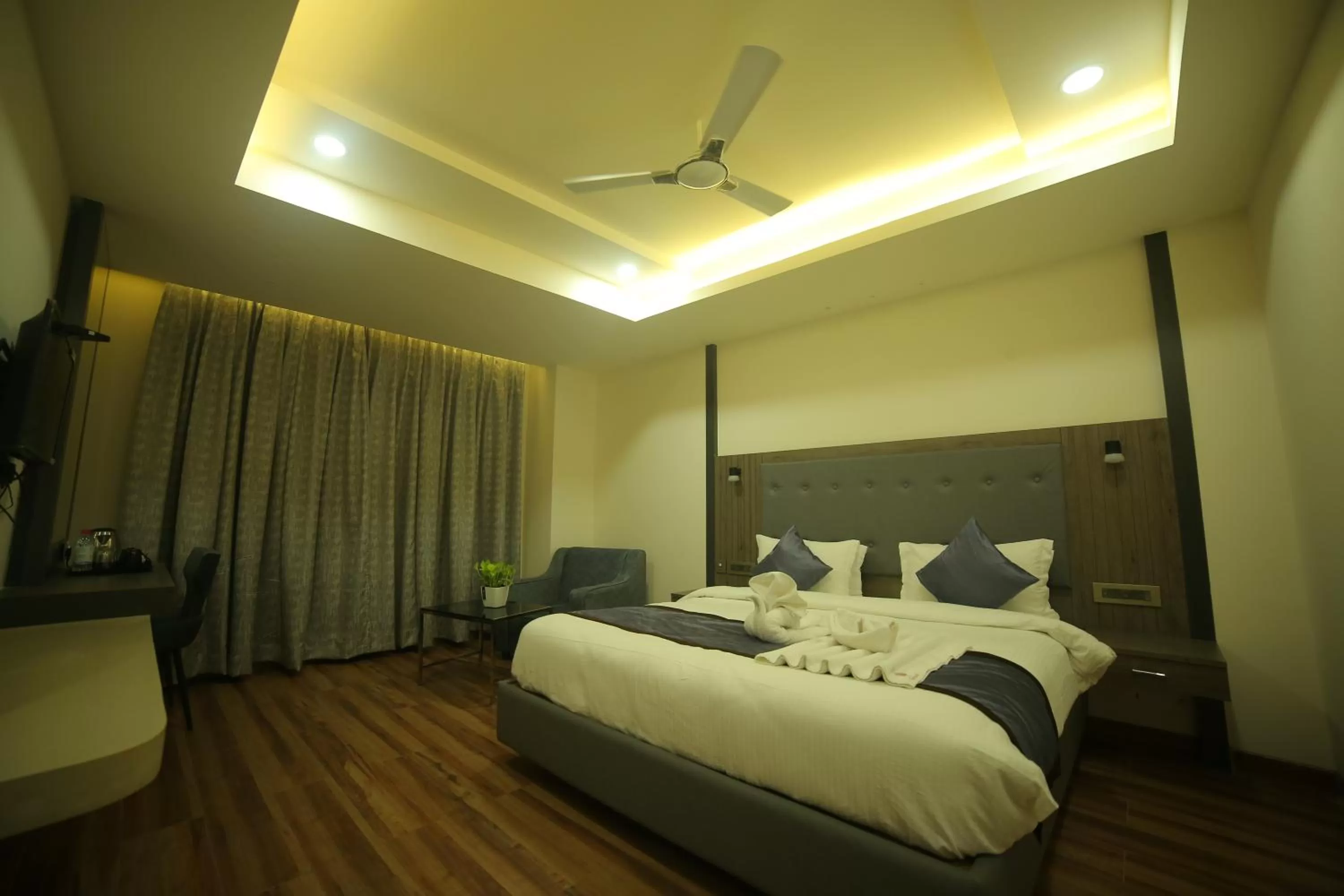 Photo of the whole room, Bed in Sree Fortune Grand, Tadepalli