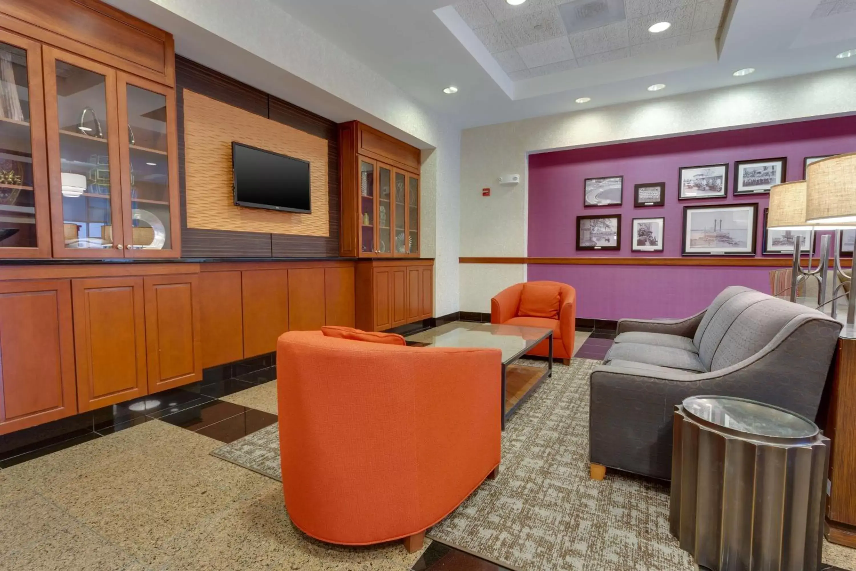 Lobby or reception, Lounge/Bar in Drury Inn & Suites Baton Rouge