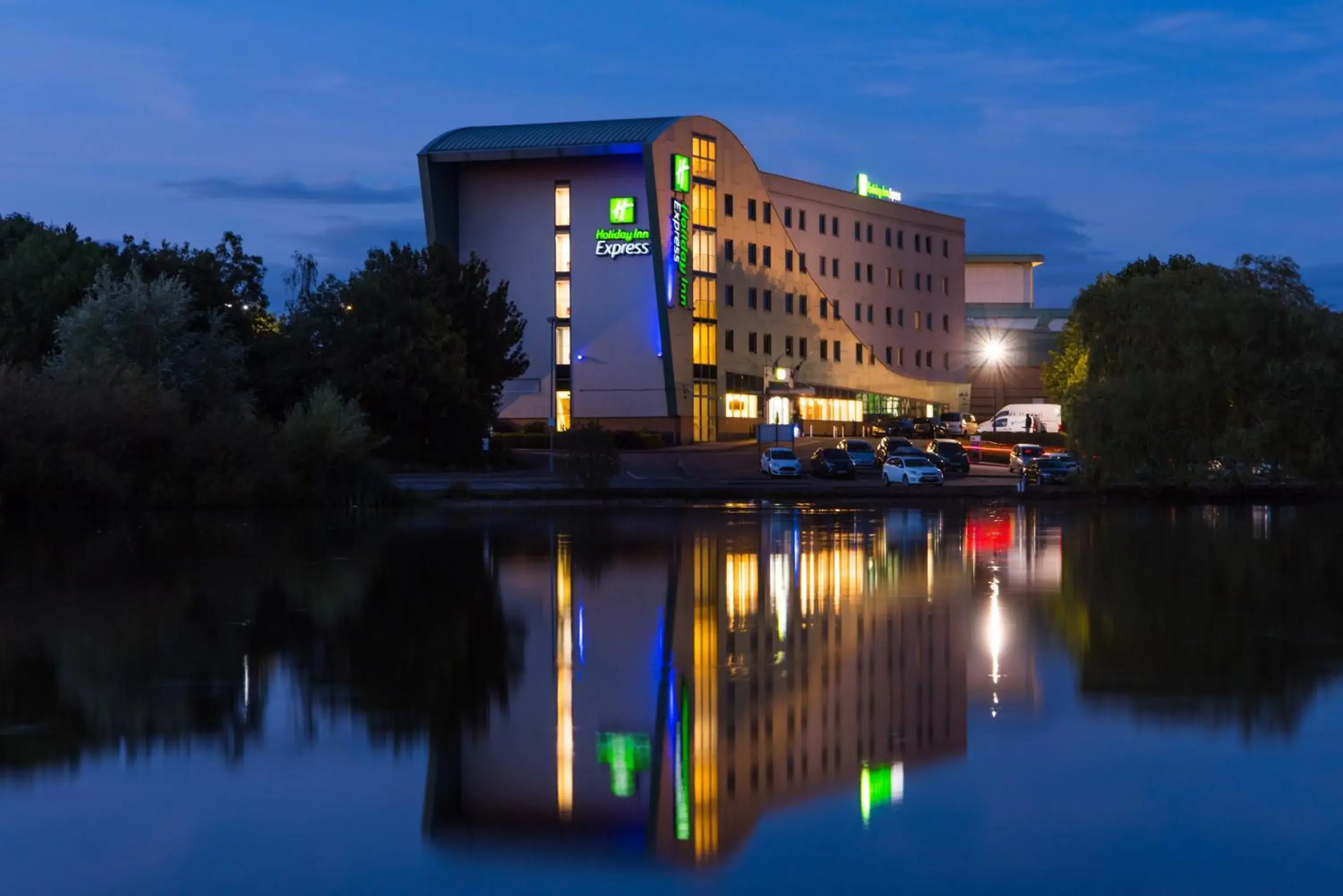 Property Building in Holiday Inn Express Tamworth