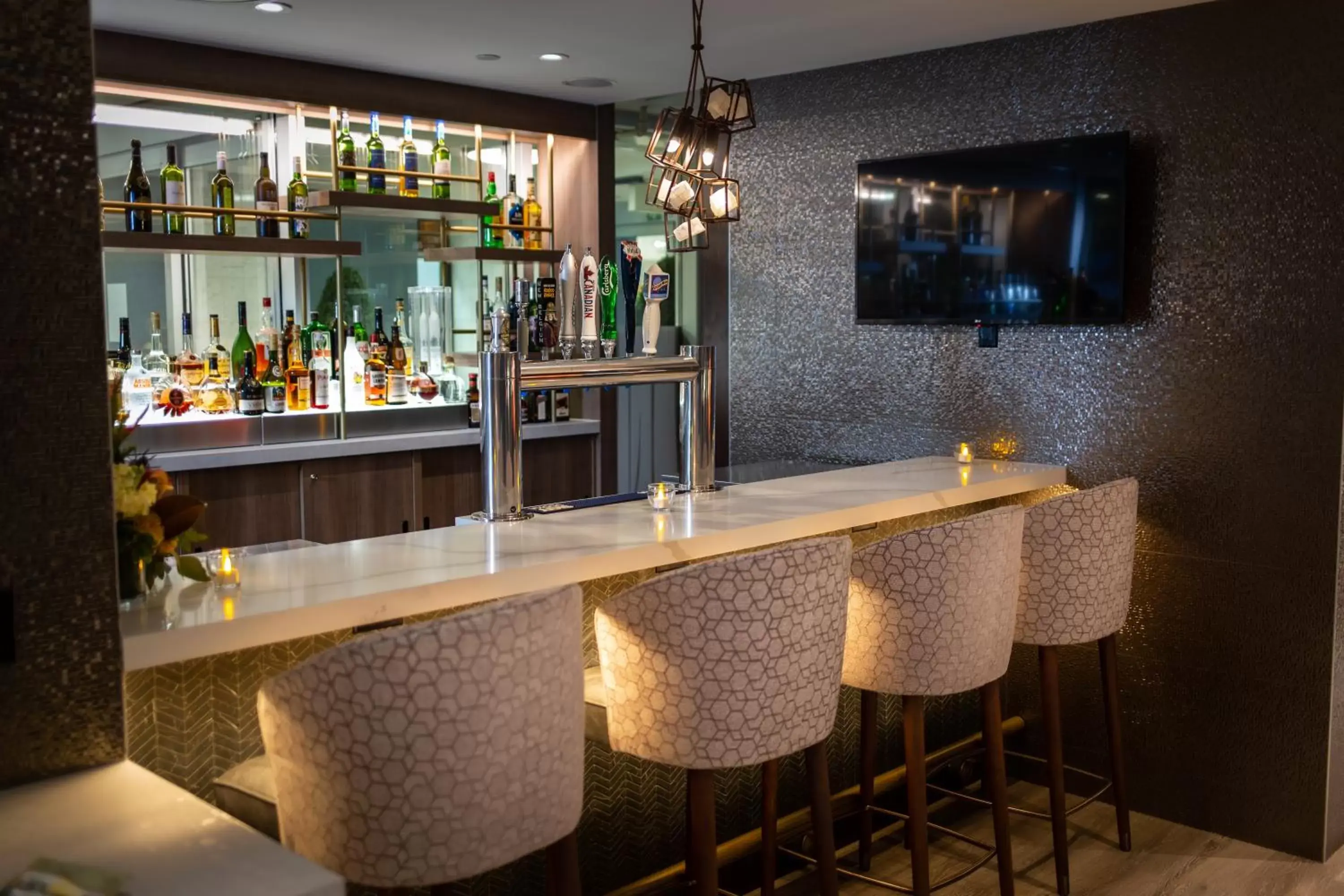 Restaurant/places to eat in Holiday Inn Toronto Downtown Centre by IHG Restaurant/places to eat in Holiday Inn Toronto Downtown Centre by IHG